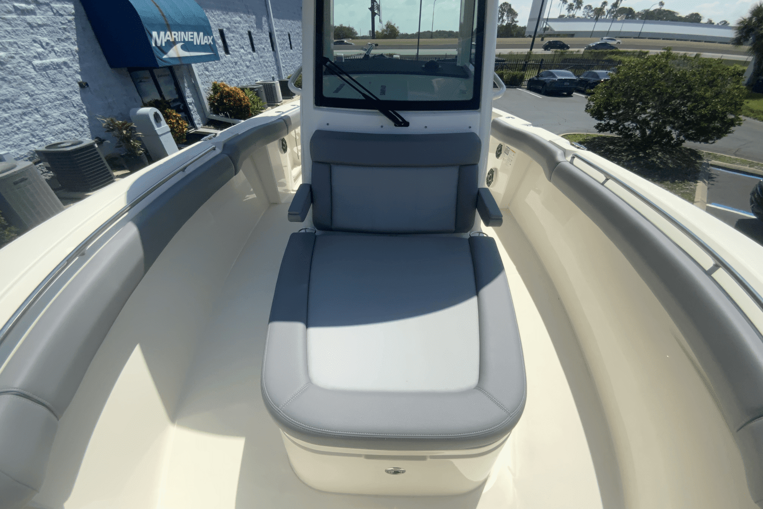 2025 Boston Whaler 280 Outrage Image Thumbnail #13