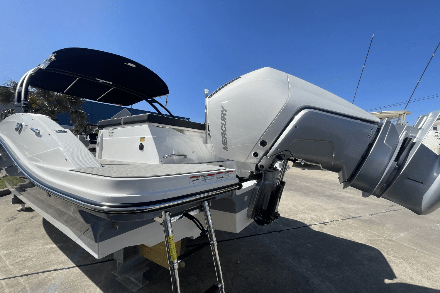 2024 Sea Ray SPX 230 Outboard Image Thumbnail #1