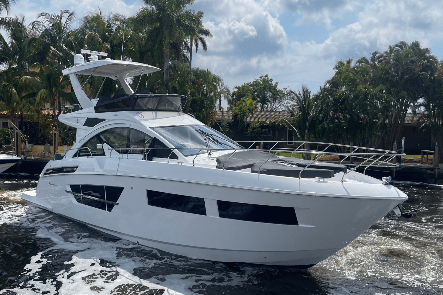 2024 Cruisers Yachts 60 Fly Image Thumbnail #5