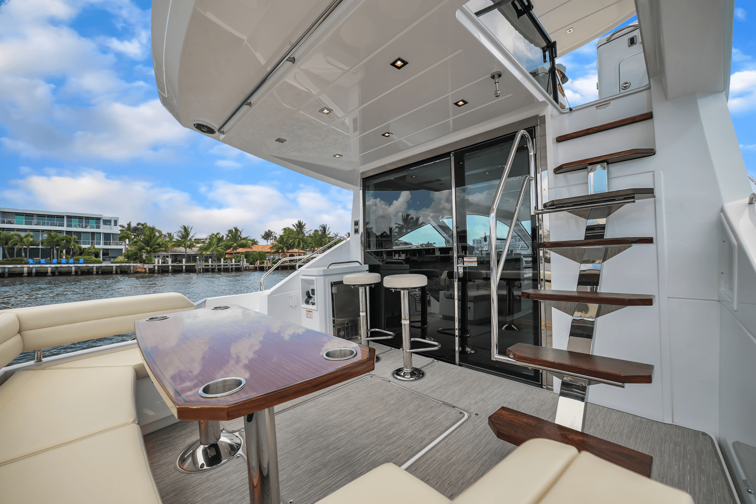 2024 Cruisers Yachts 60 Fly Image Thumbnail #14
