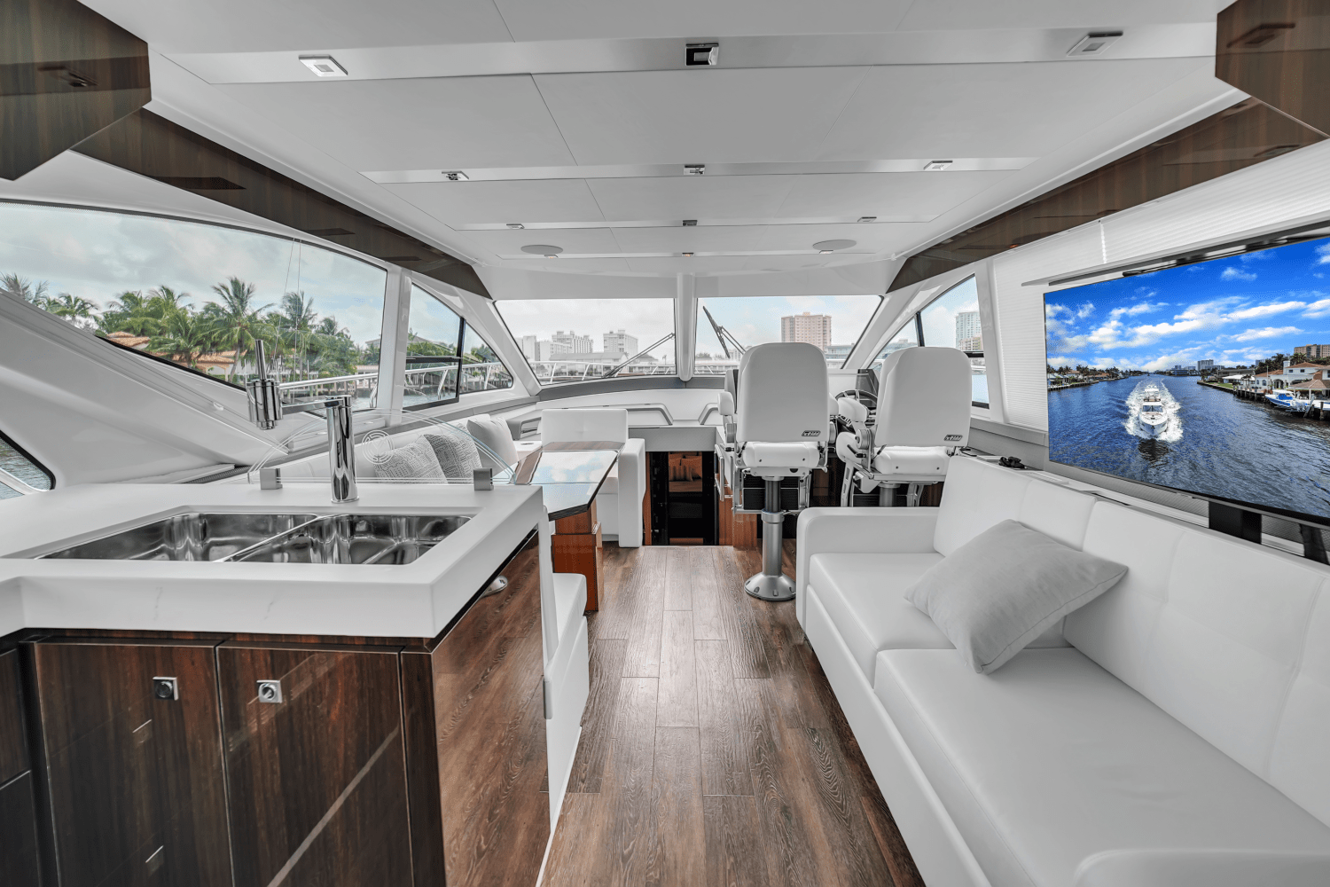 2024 Cruisers Yachts 60 Fly Image Thumbnail #25