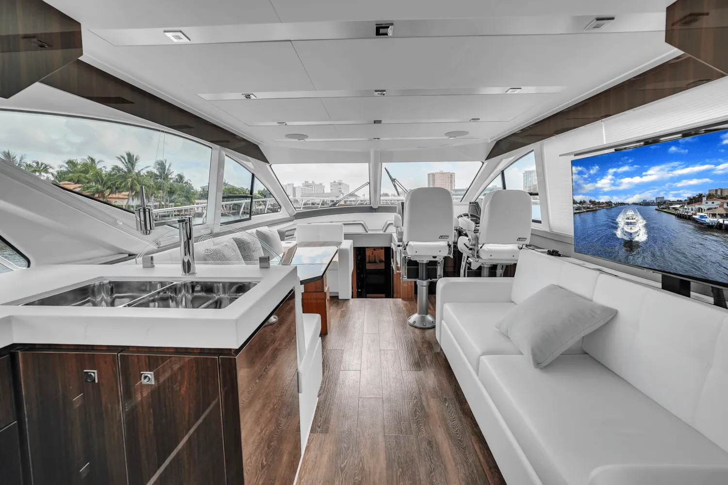 2024 Cruisers Yachts 60 Fly Image Thumbnail #25