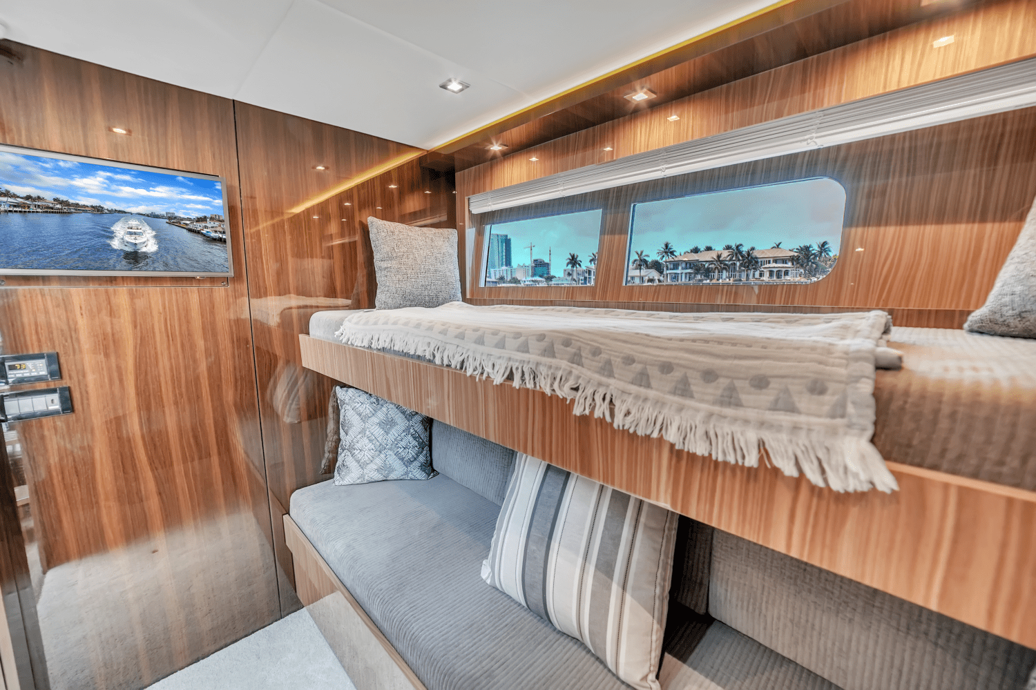 2024 Cruisers Yachts 60 Fly Image Thumbnail #46