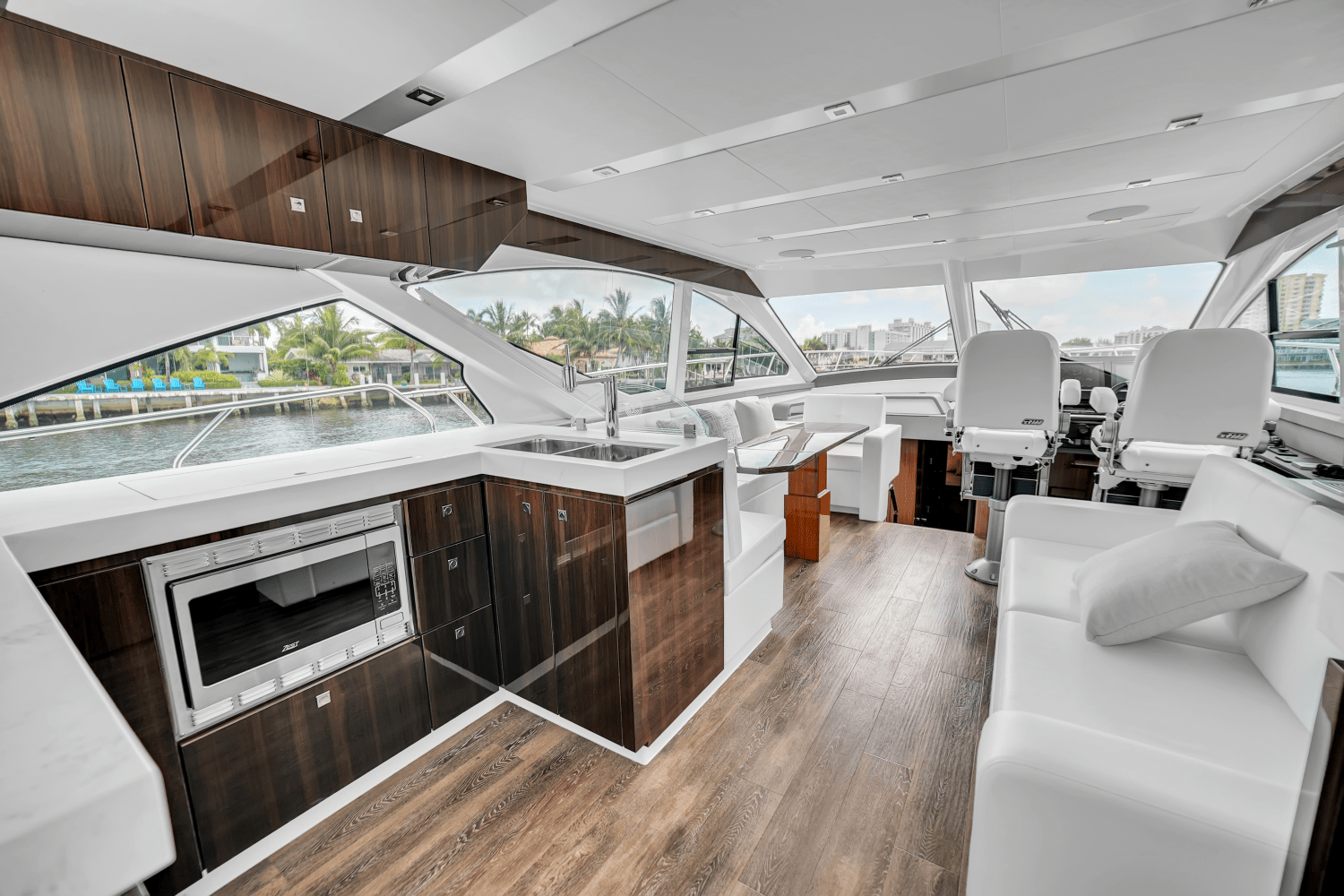 2024 Cruisers Yachts 60 Fly Image Thumbnail #26