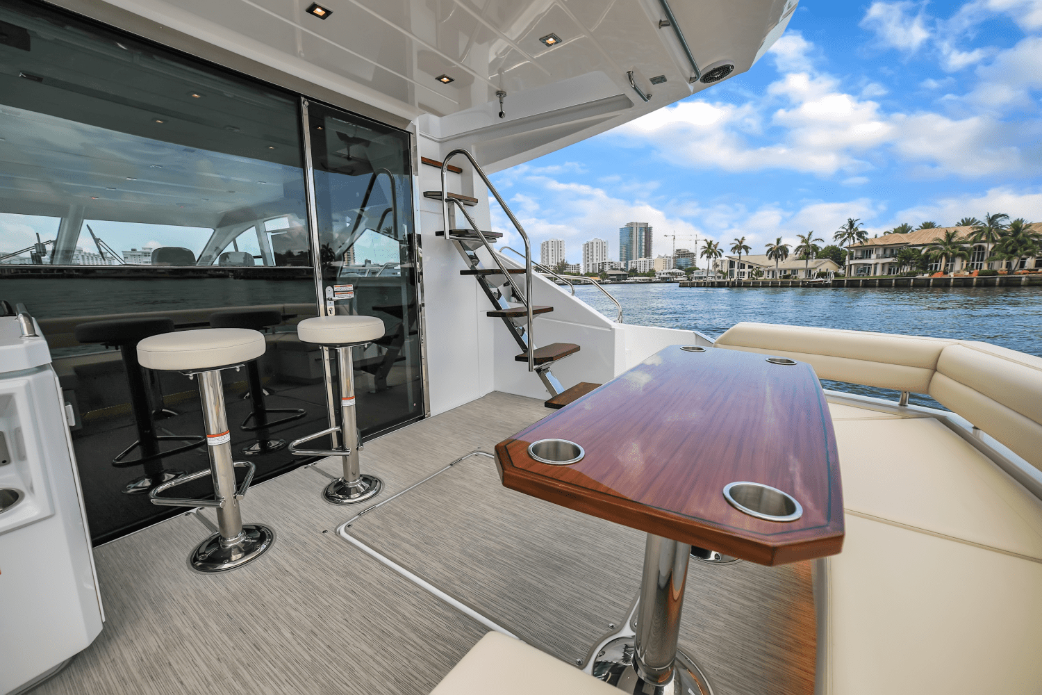 2024 Cruisers Yachts 60 Fly Image Thumbnail #13