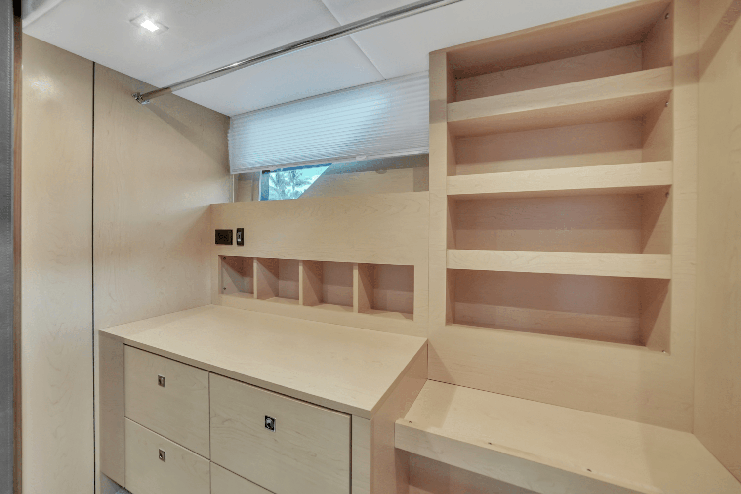 2024 Cruisers Yachts 60 Fly Image Thumbnail #66