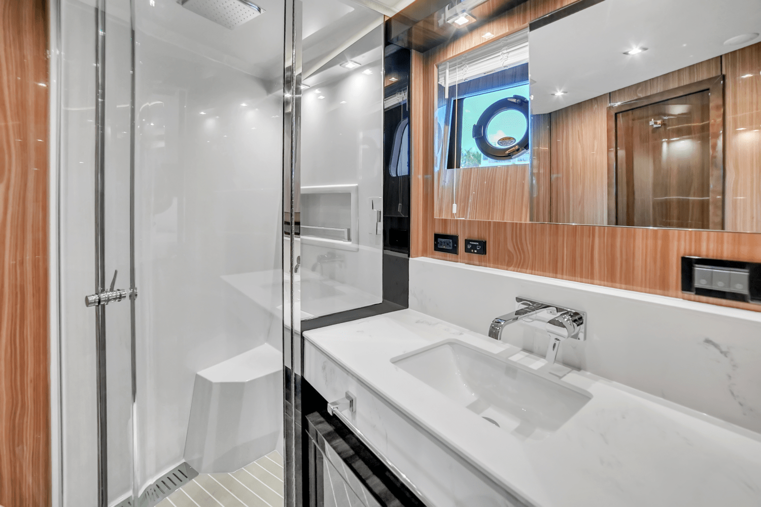 2024 Cruisers Yachts 60 Fly Image Thumbnail #52