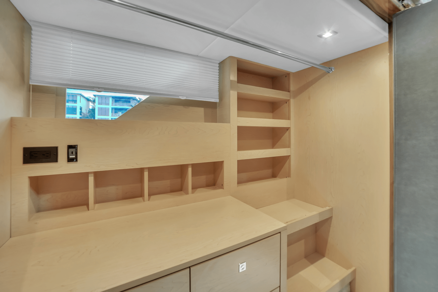 2024 Cruisers Yachts 60 Fly Image Thumbnail #67