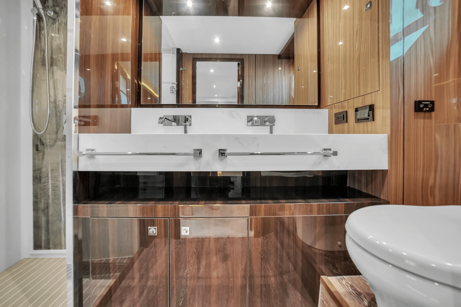 2024 Cruisers Yachts 60 Fly Image Thumbnail #63