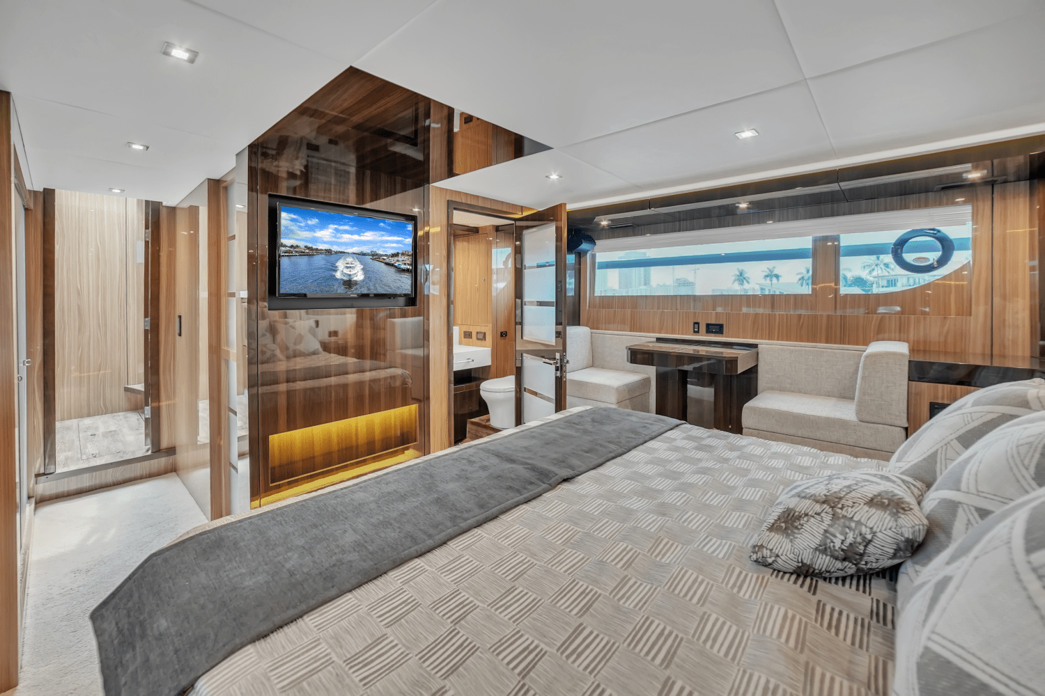 2024 Cruisers Yachts 60 Fly Image Thumbnail #60