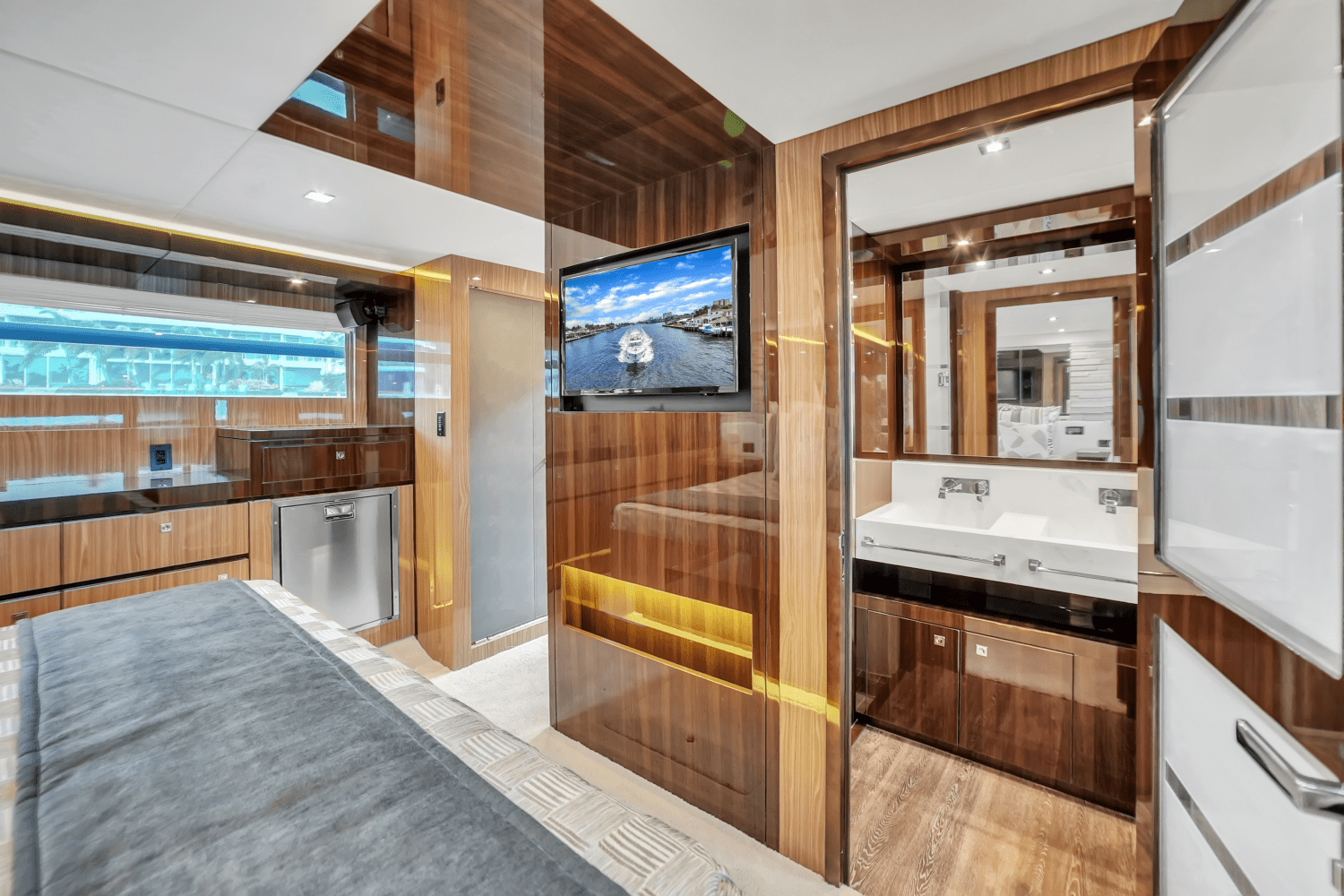 2024 Cruisers Yachts 60 Fly Image Thumbnail #62