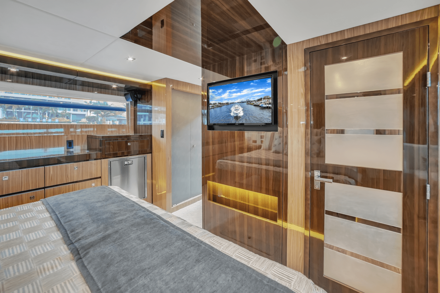 2024 Cruisers Yachts 60 Fly Image Thumbnail #61