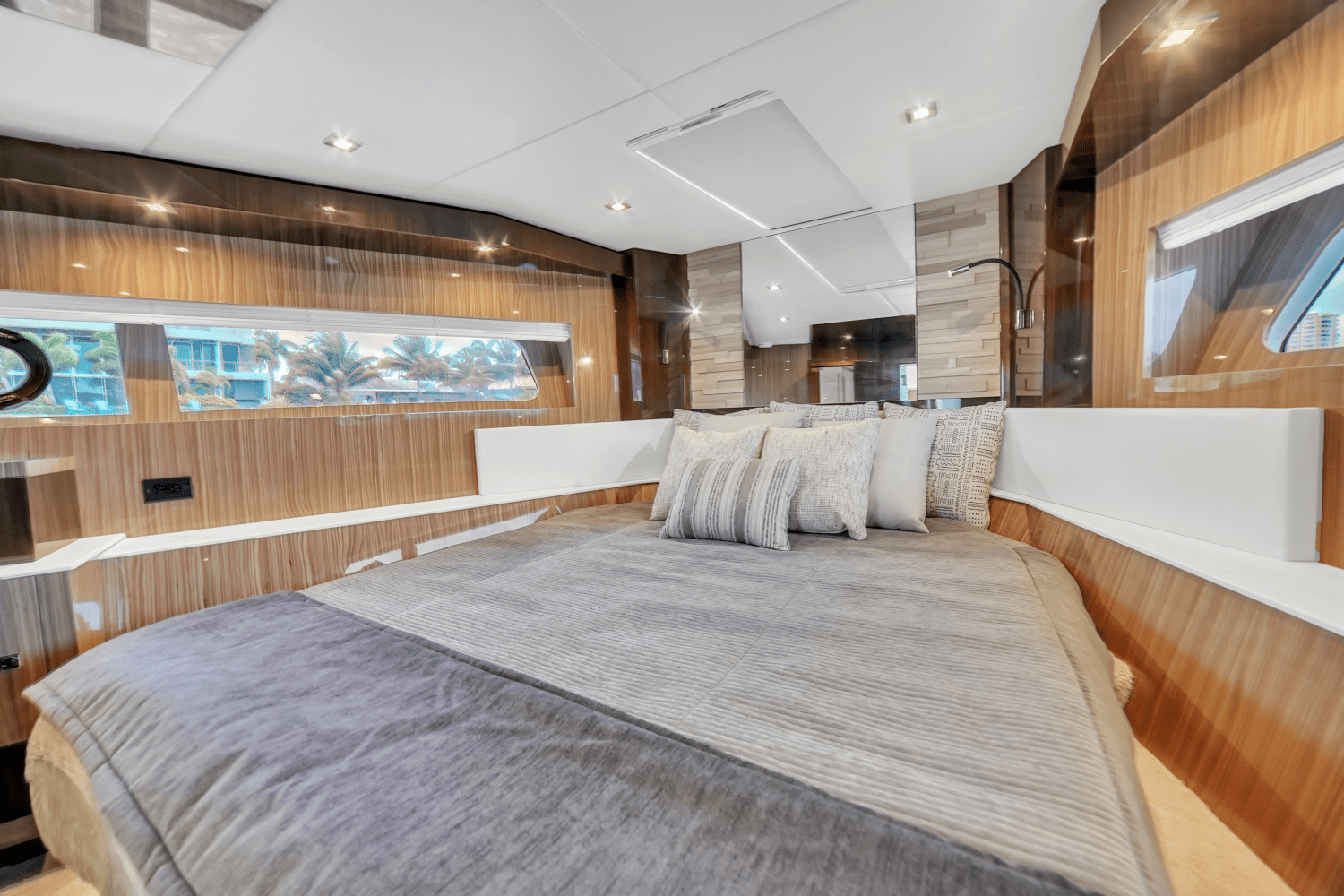 2024 Cruisers Yachts 60 Fly Image Thumbnail #48