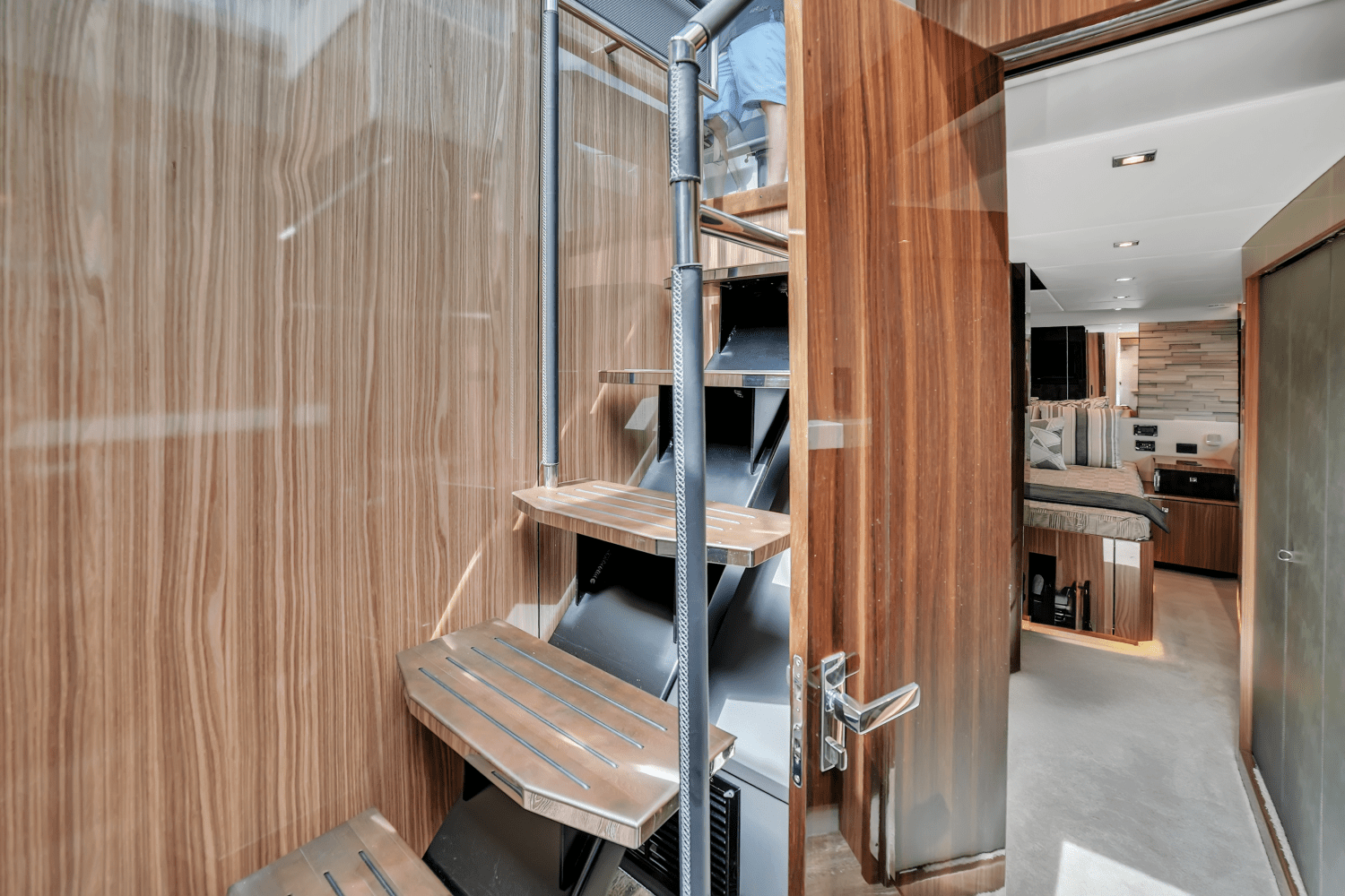 2024 Cruisers Yachts 60 Fly Image Thumbnail #42