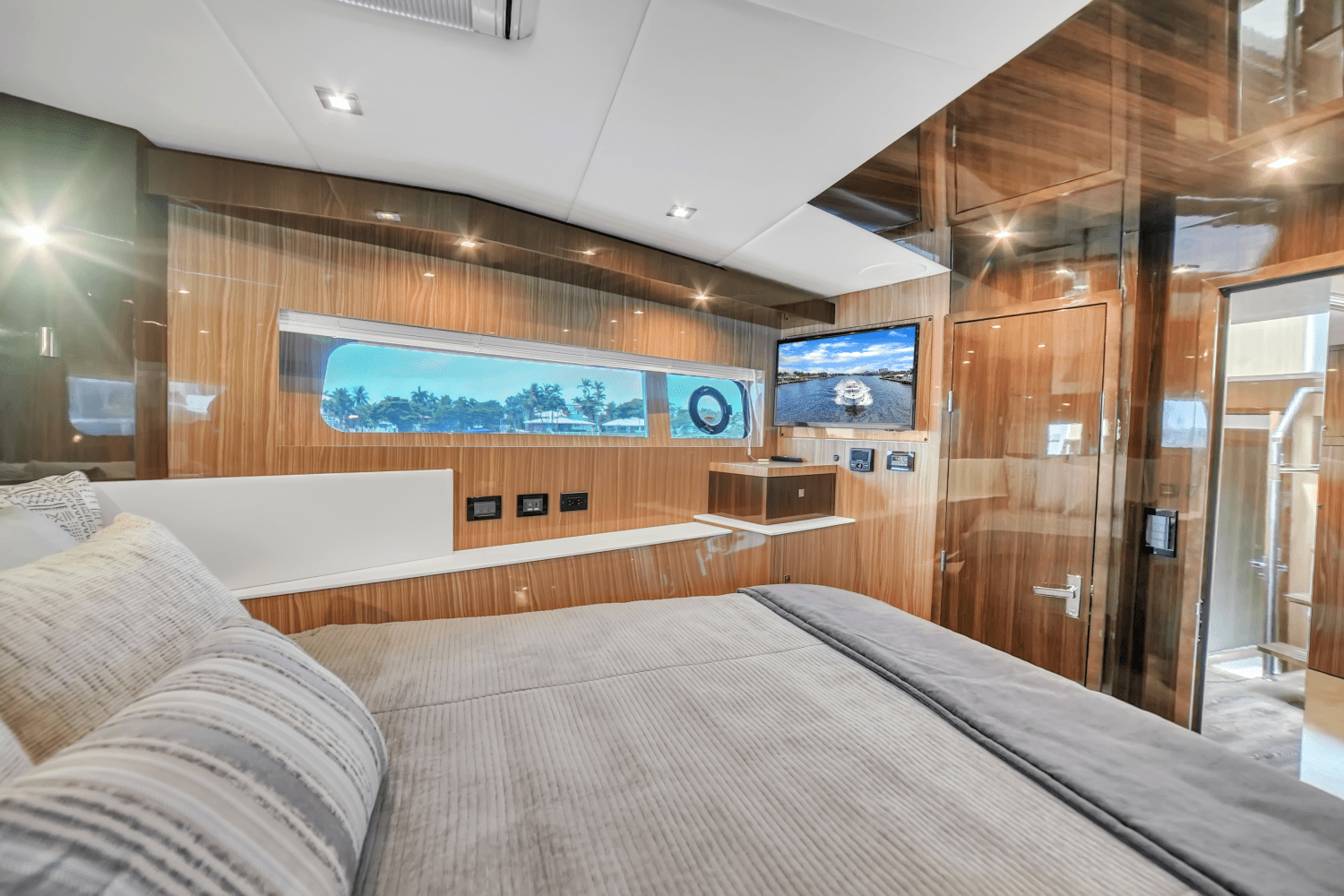 2024 Cruisers Yachts 60 Fly Image Thumbnail #51