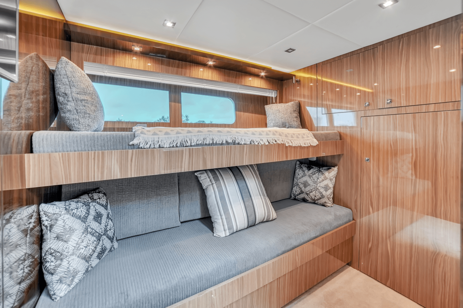 2024 Cruisers Yachts 60 Fly Image Thumbnail #45