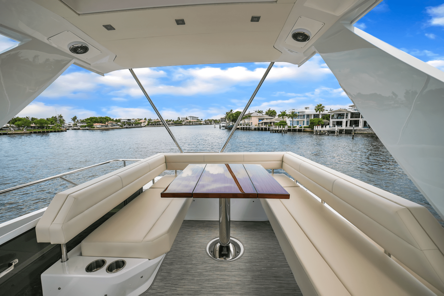 2024 Cruisers Yachts 60 Fly Image Thumbnail #21