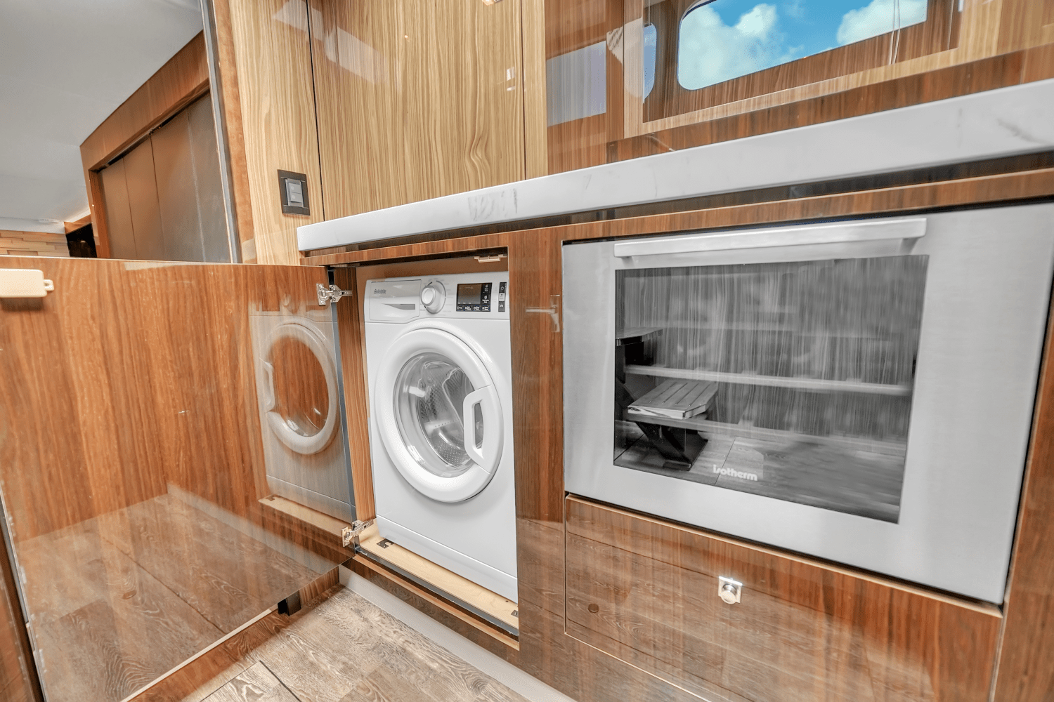 2024 Cruisers Yachts 60 Fly Image Thumbnail #44