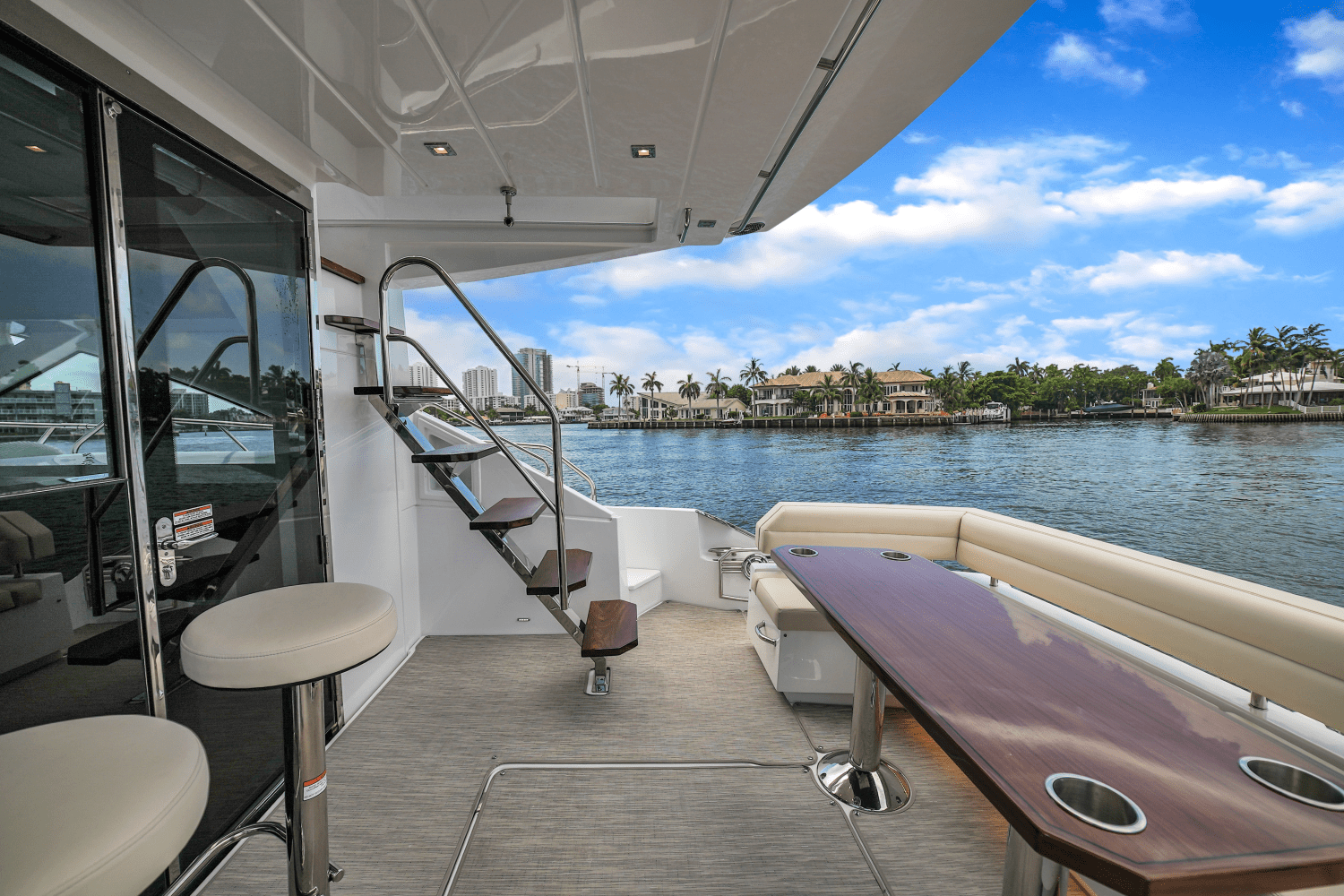 2024 Cruisers Yachts 60 Fly Image Thumbnail #12