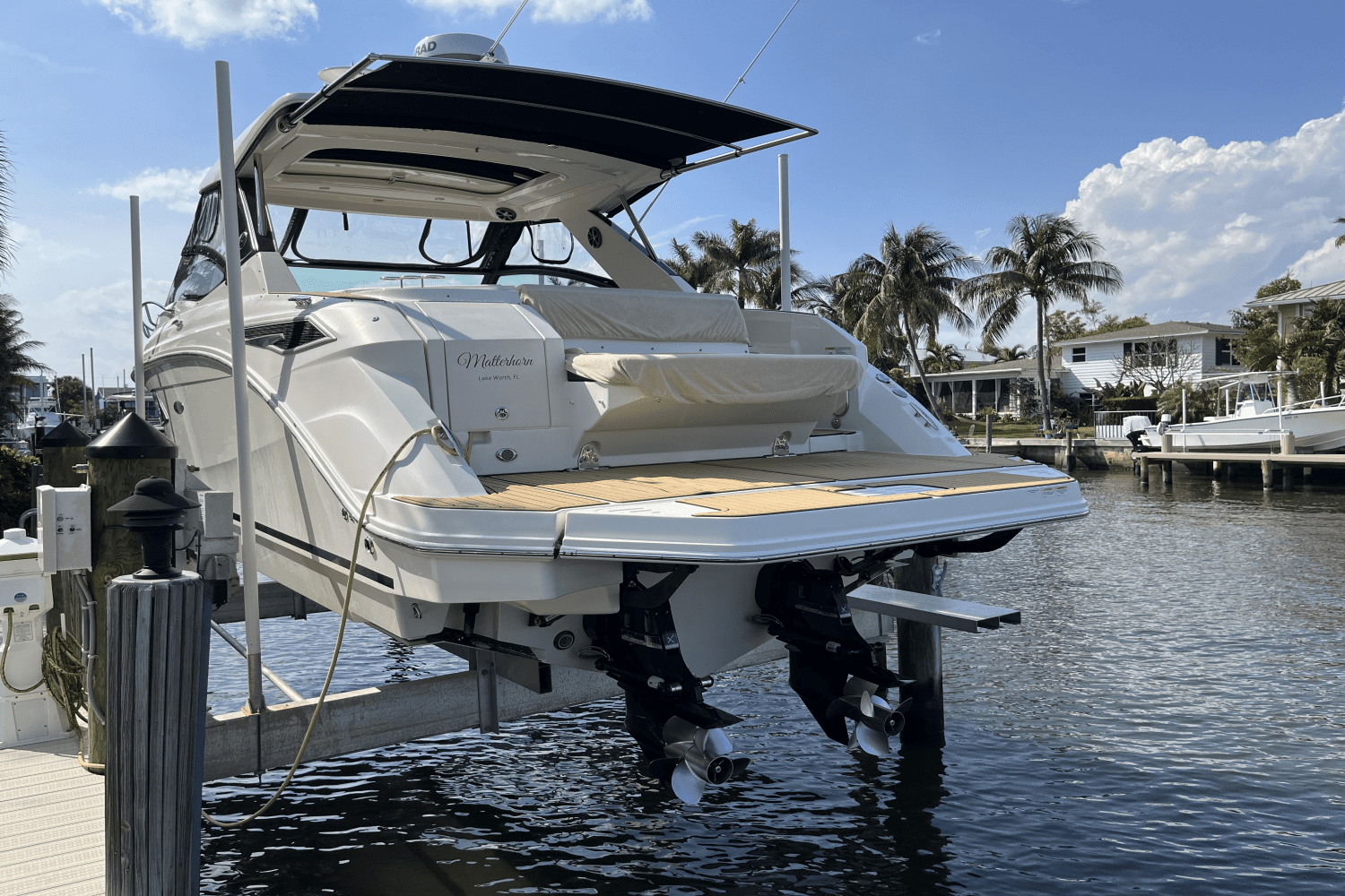 Thumbnail 3 for 2020 Sea Ray 320 SUNDANCER