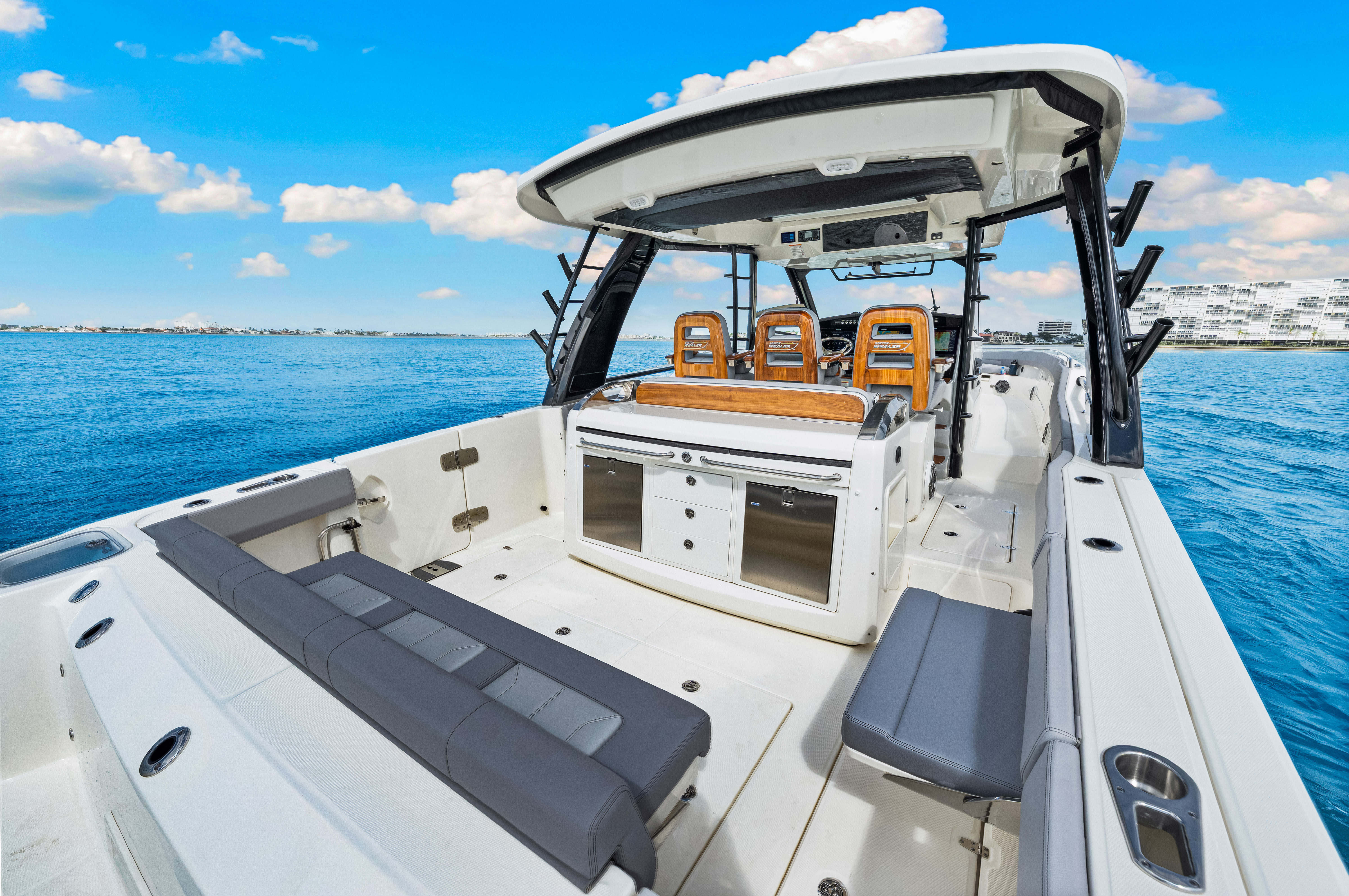 2025 Boston Whaler 420 Outrage Image Thumbnail #39