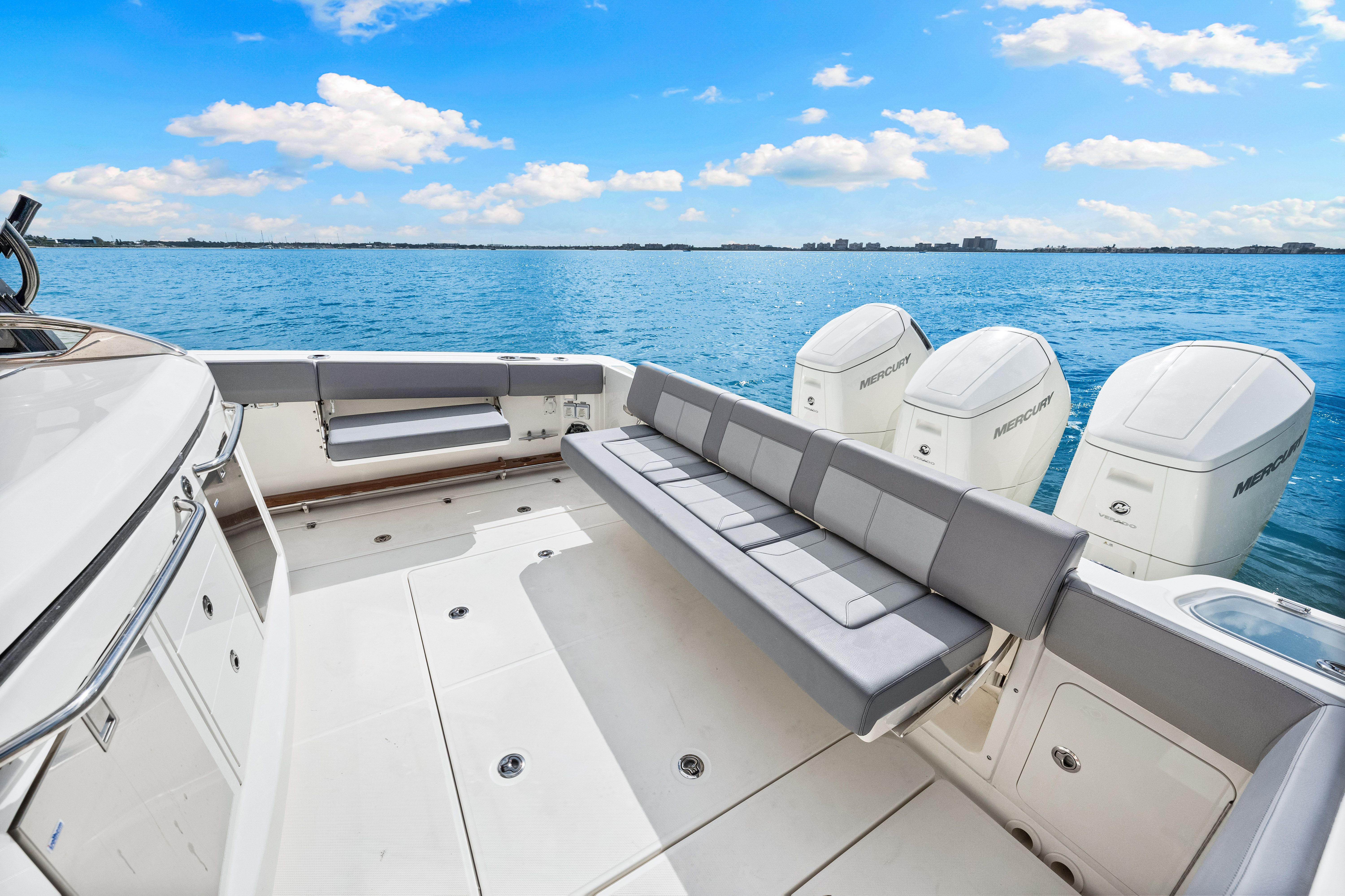 2025 Boston Whaler 420 Outrage Image Thumbnail #42