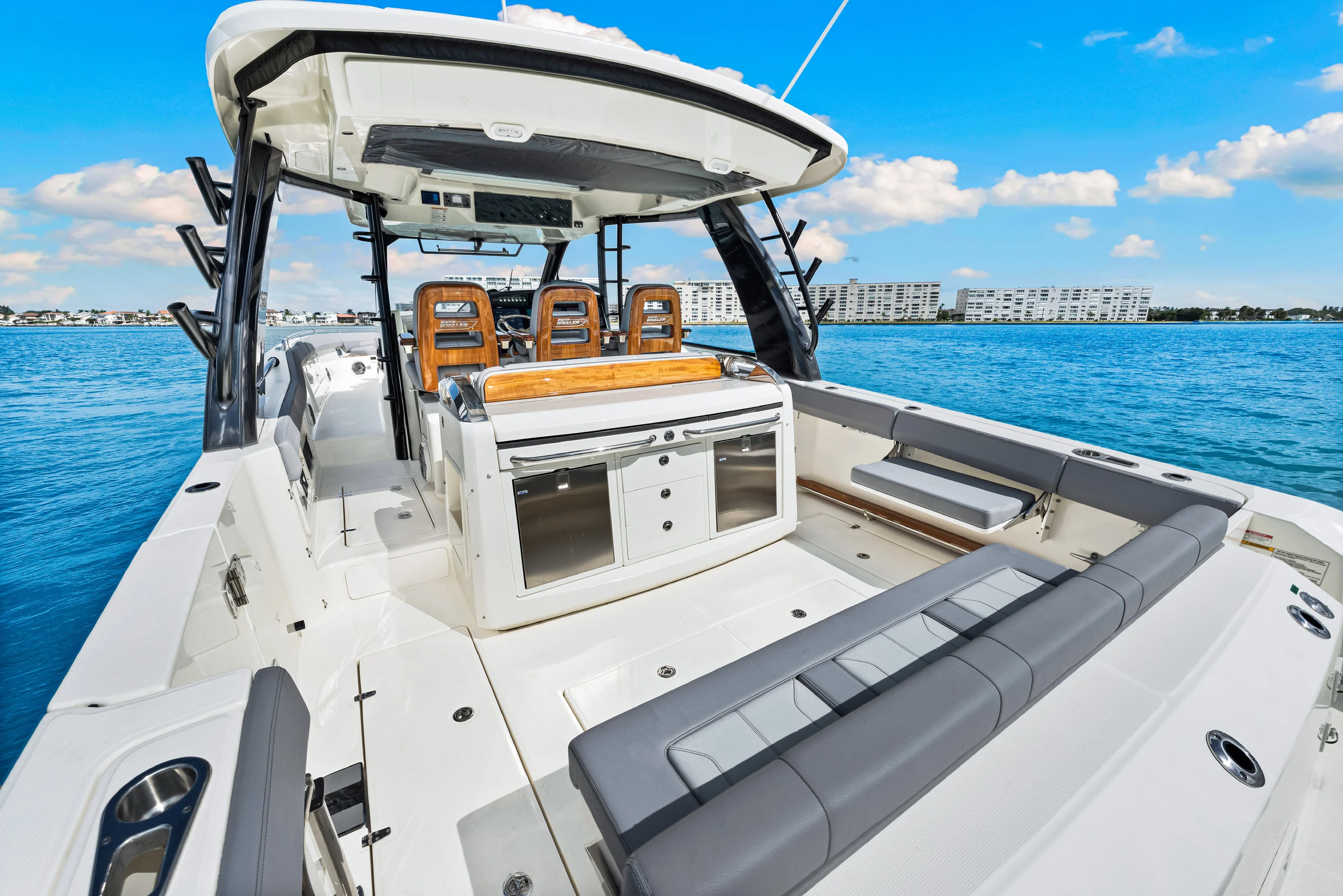 2025 Boston Whaler 420 Outrage Image Thumbnail #37