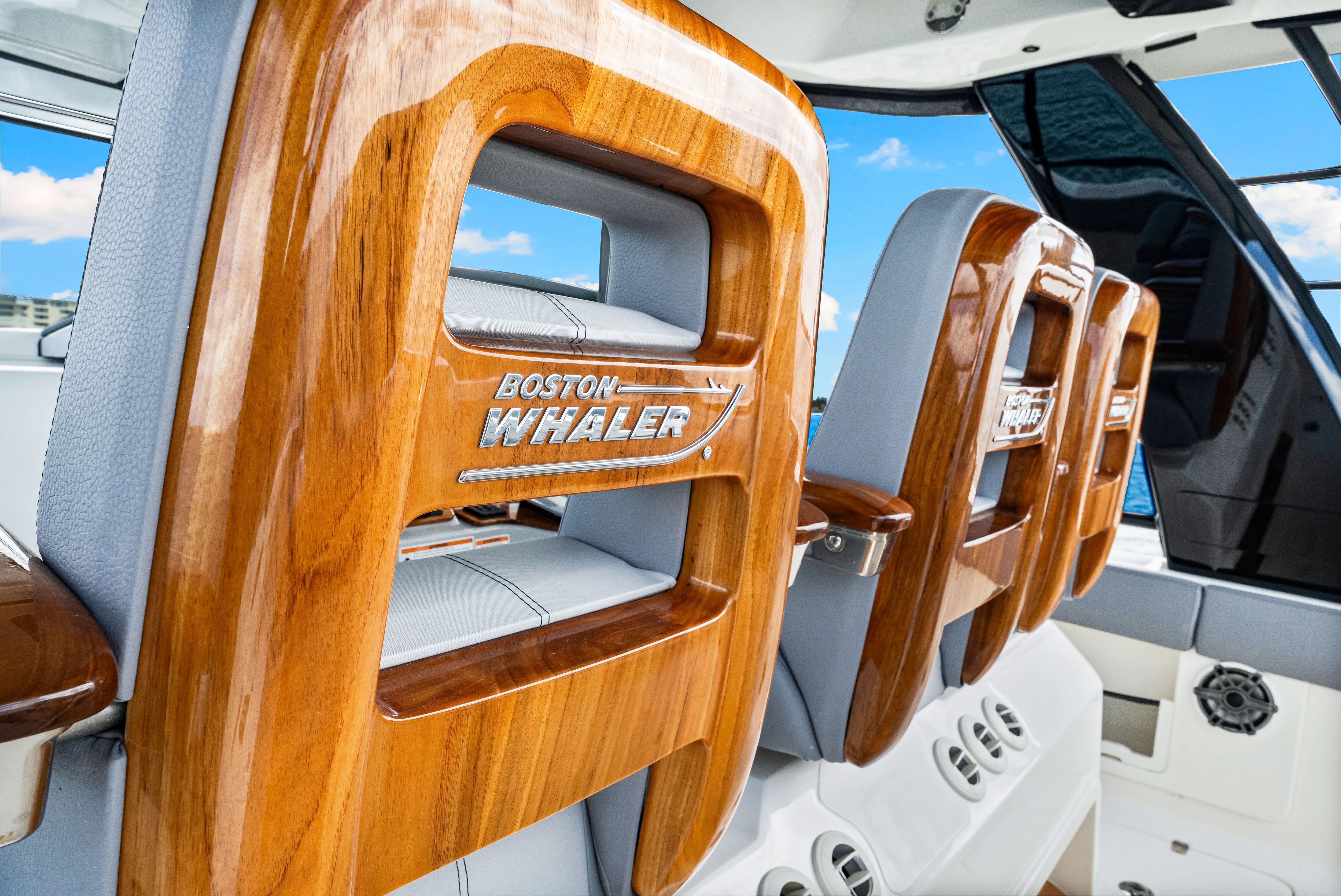 2025 Boston Whaler 420 Outrage Image Thumbnail #47