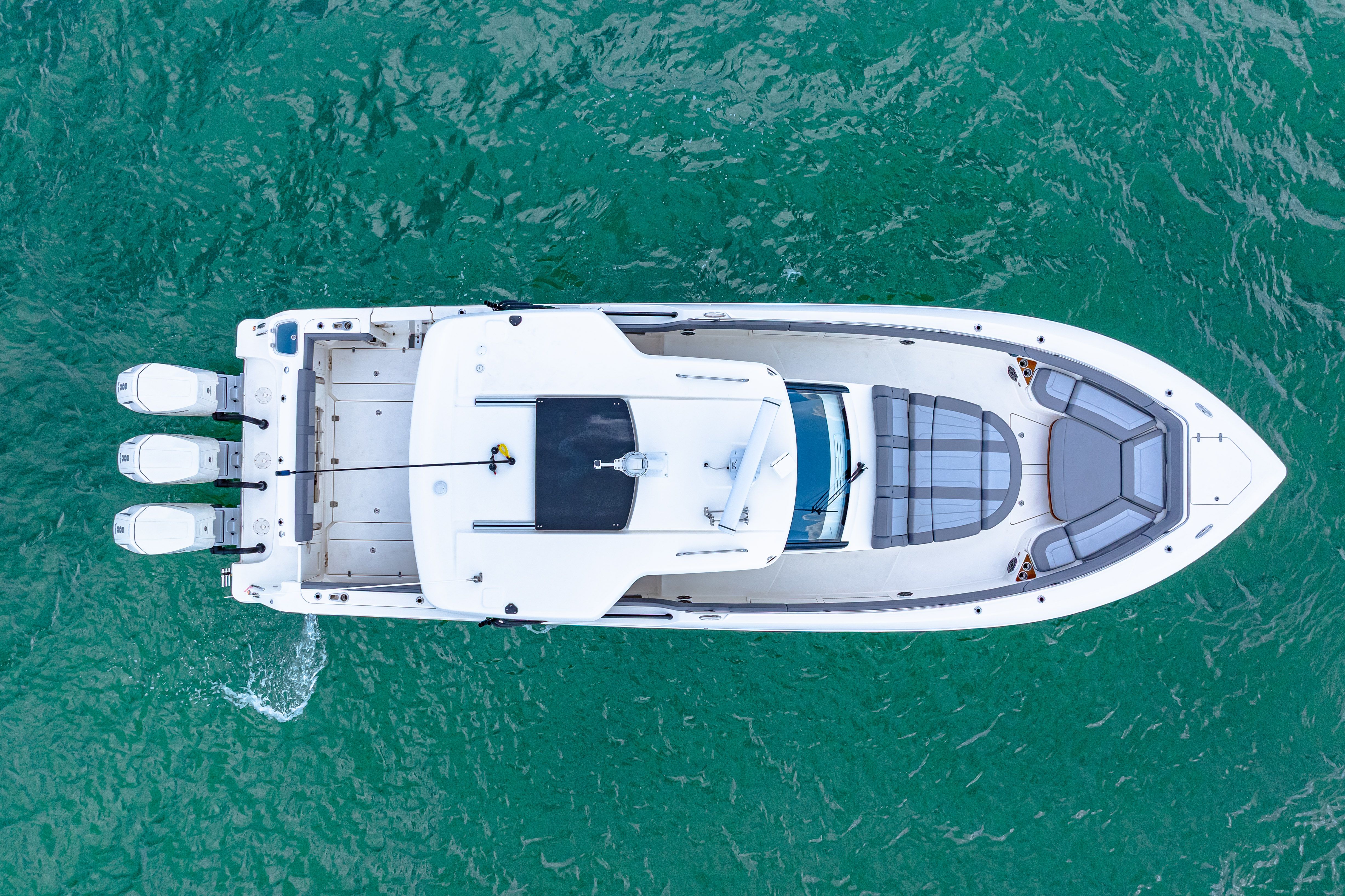 2025 Boston Whaler 420 Outrage Image Thumbnail #15