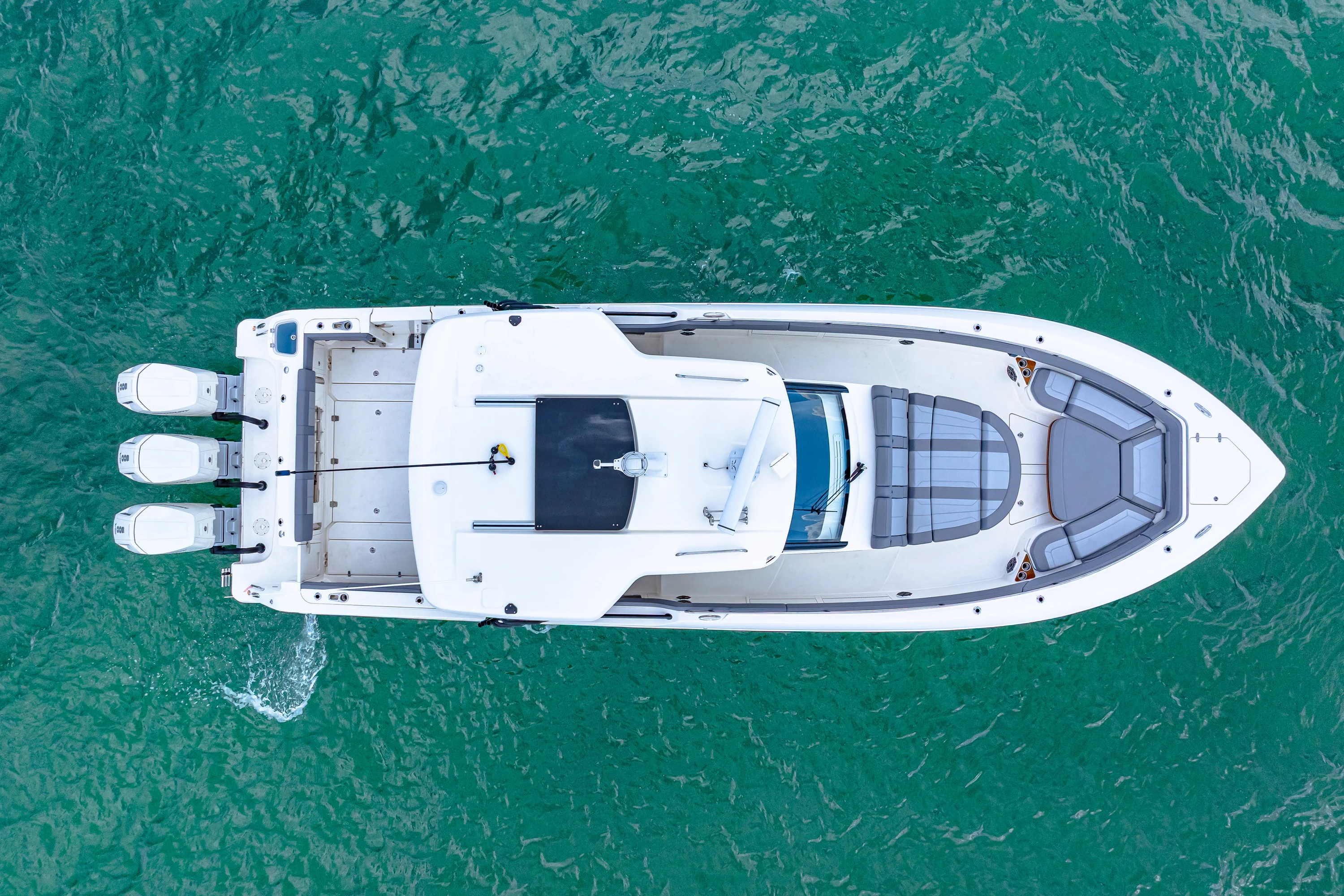 2025 Boston Whaler 420 Outrage Image Thumbnail #15