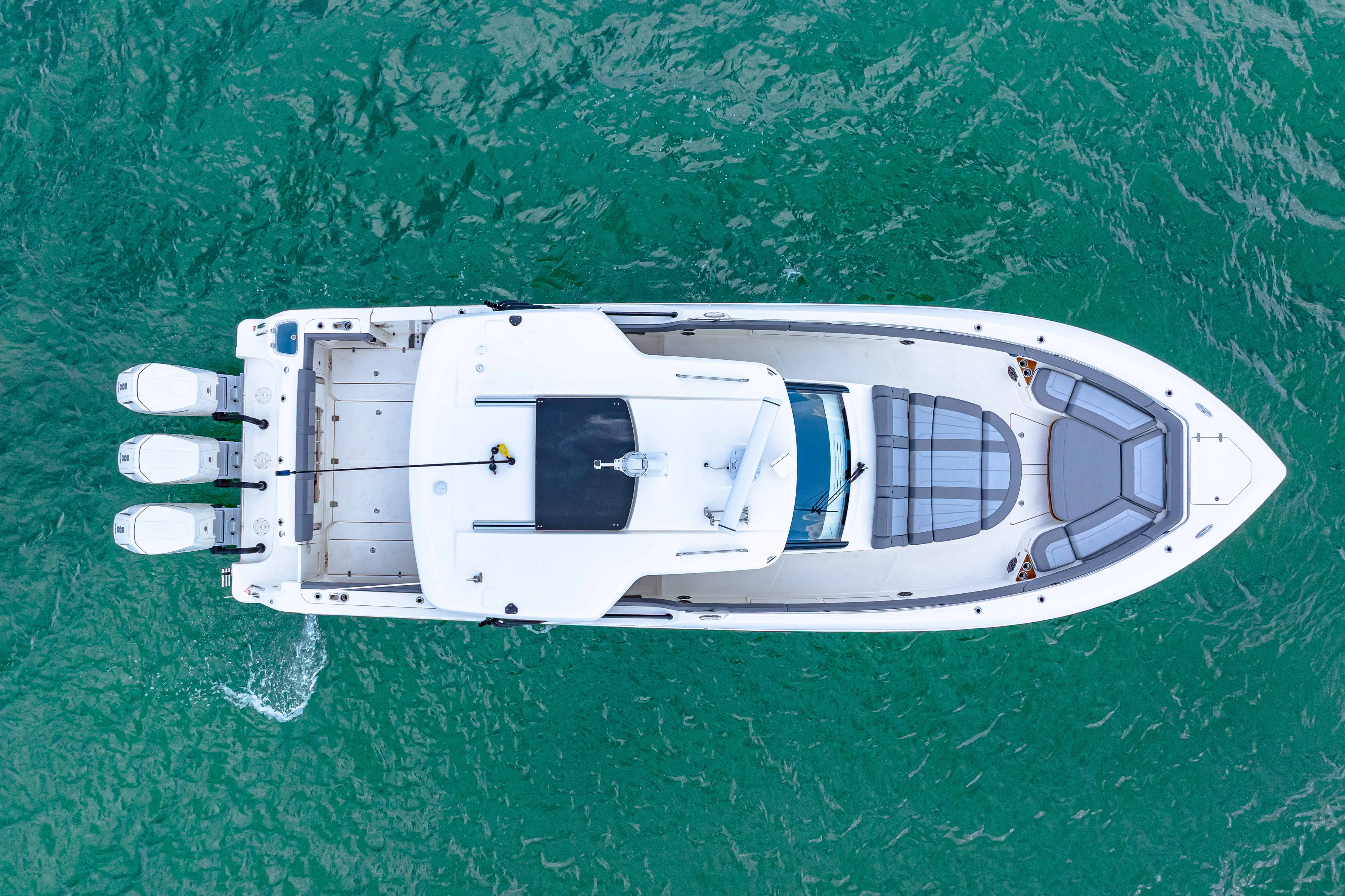 2025 Boston Whaler 420 Outrage Image Thumbnail #15