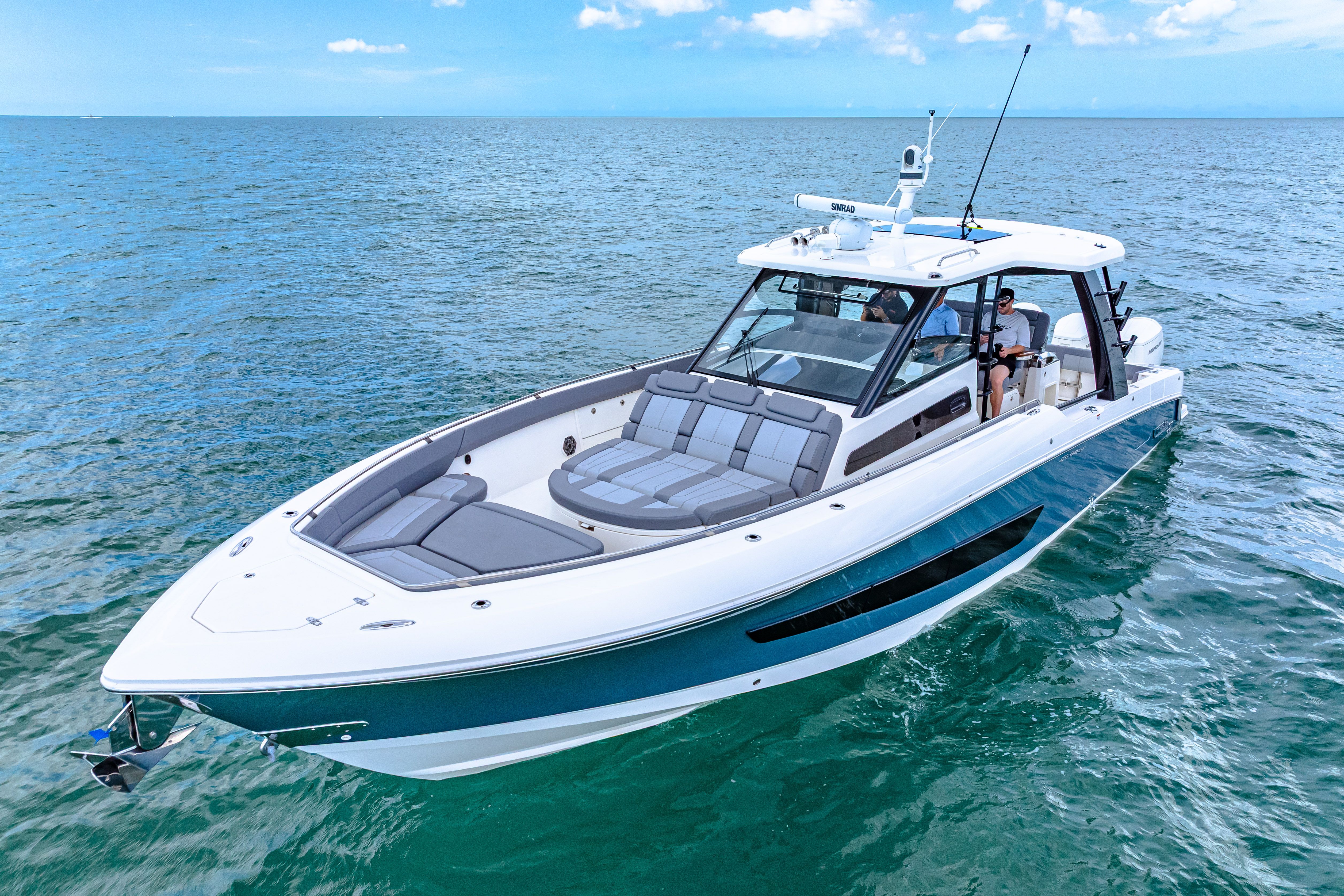 2025 Boston Whaler 420 Outrage Image Thumbnail #18