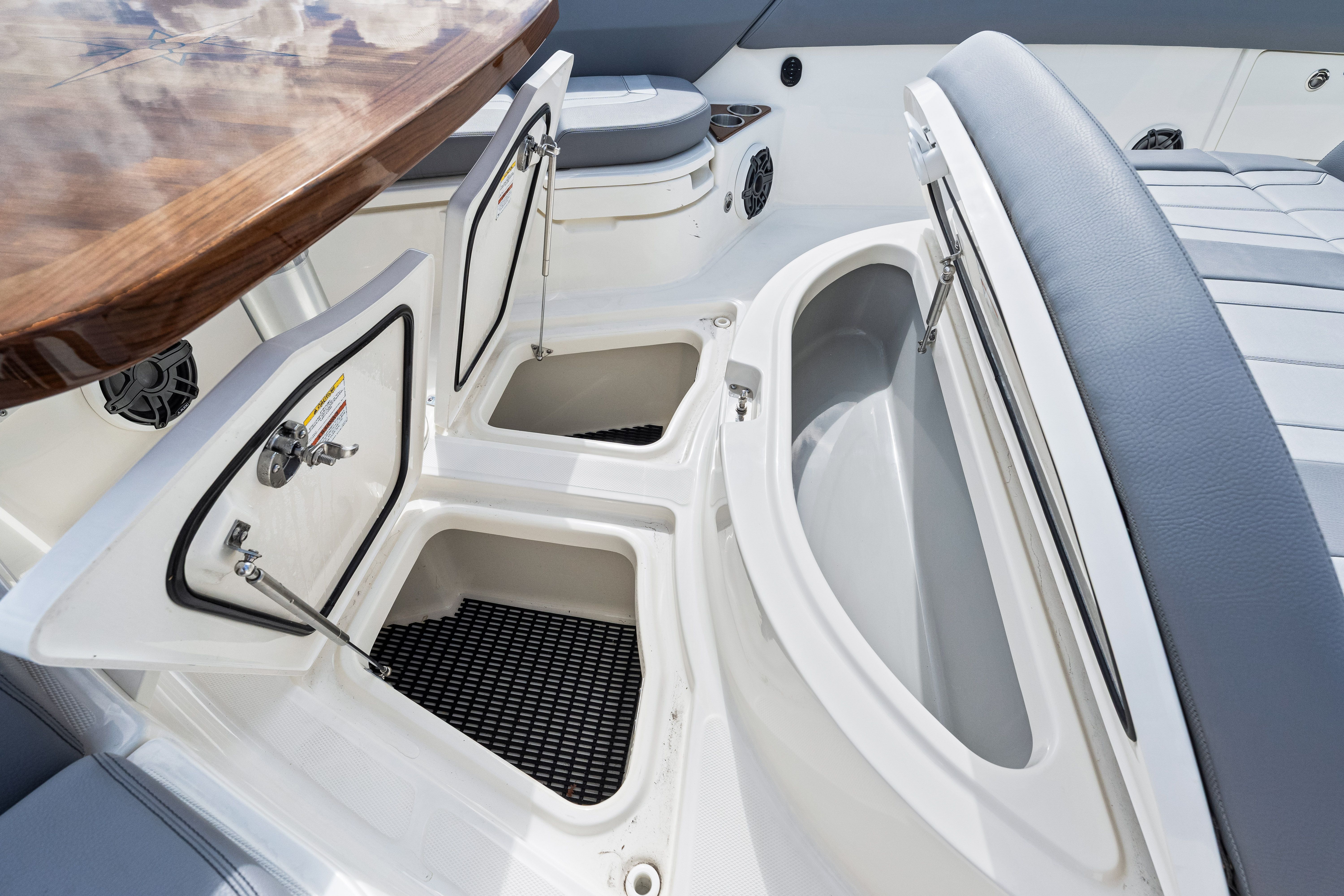 2025 Boston Whaler 420 Outrage Image Thumbnail #61