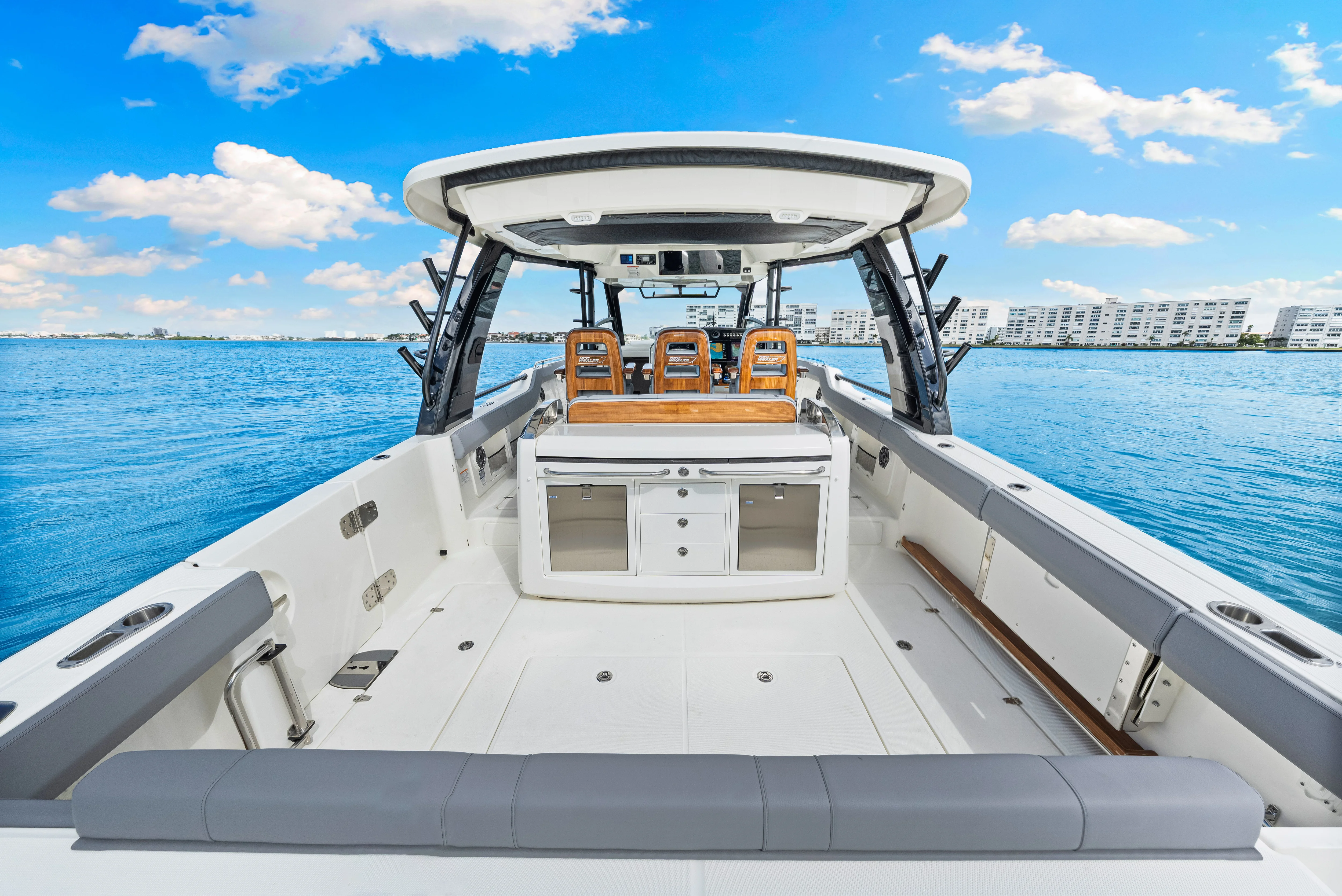 2025 Boston Whaler 420 Outrage Image Thumbnail #36