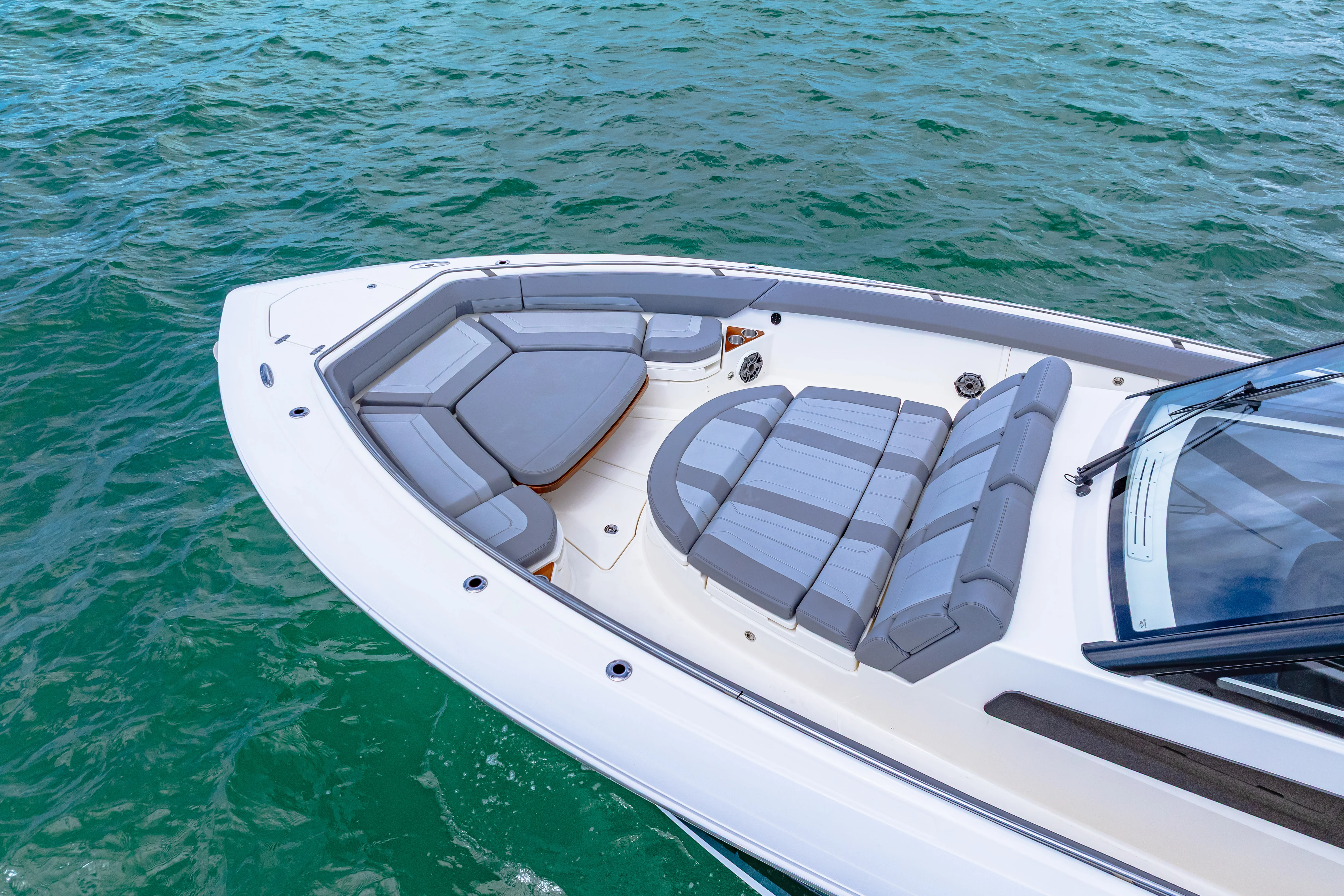 2025 Boston Whaler 420 Outrage Image Thumbnail #3