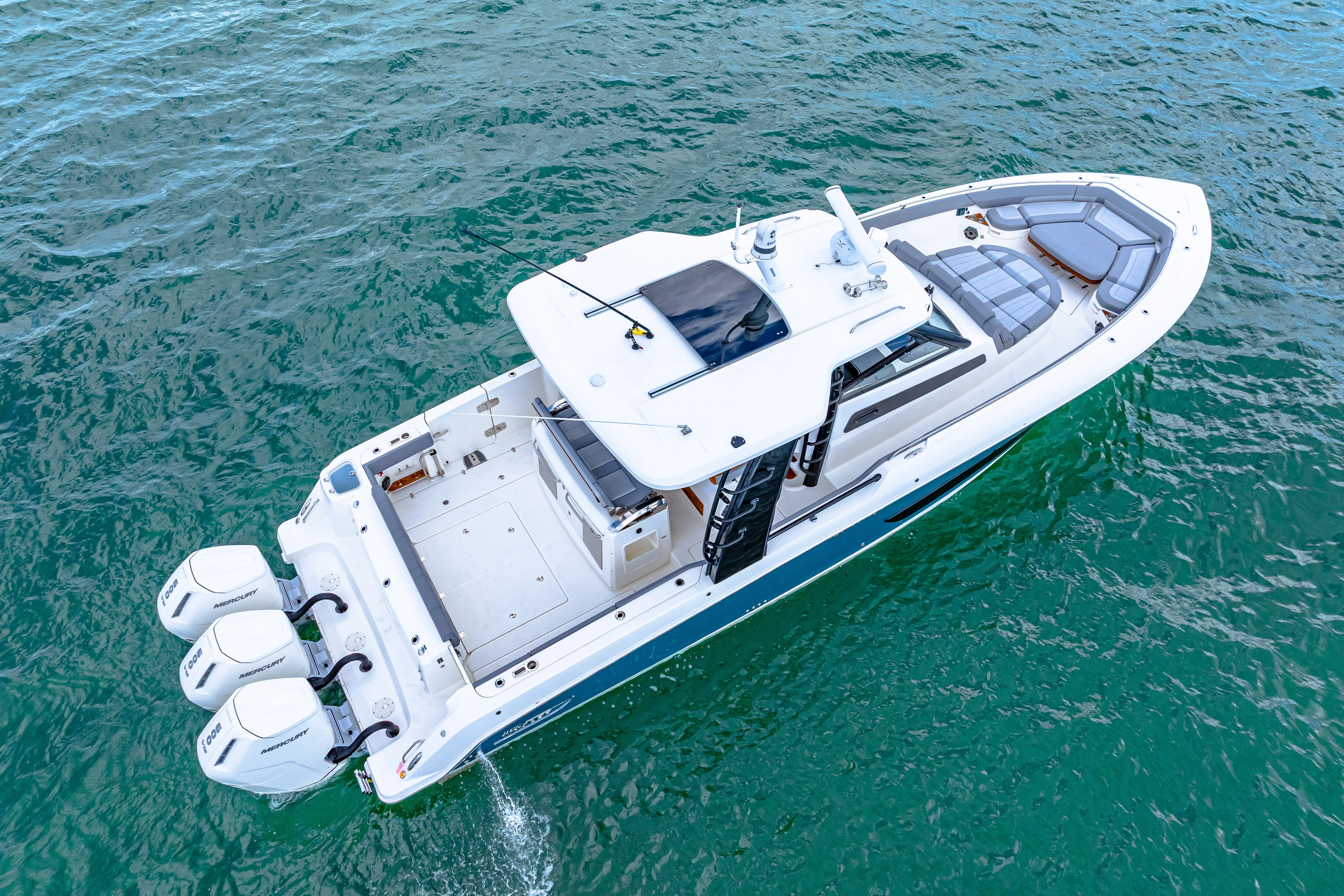 2025 Boston Whaler 420 Outrage Image Thumbnail #16