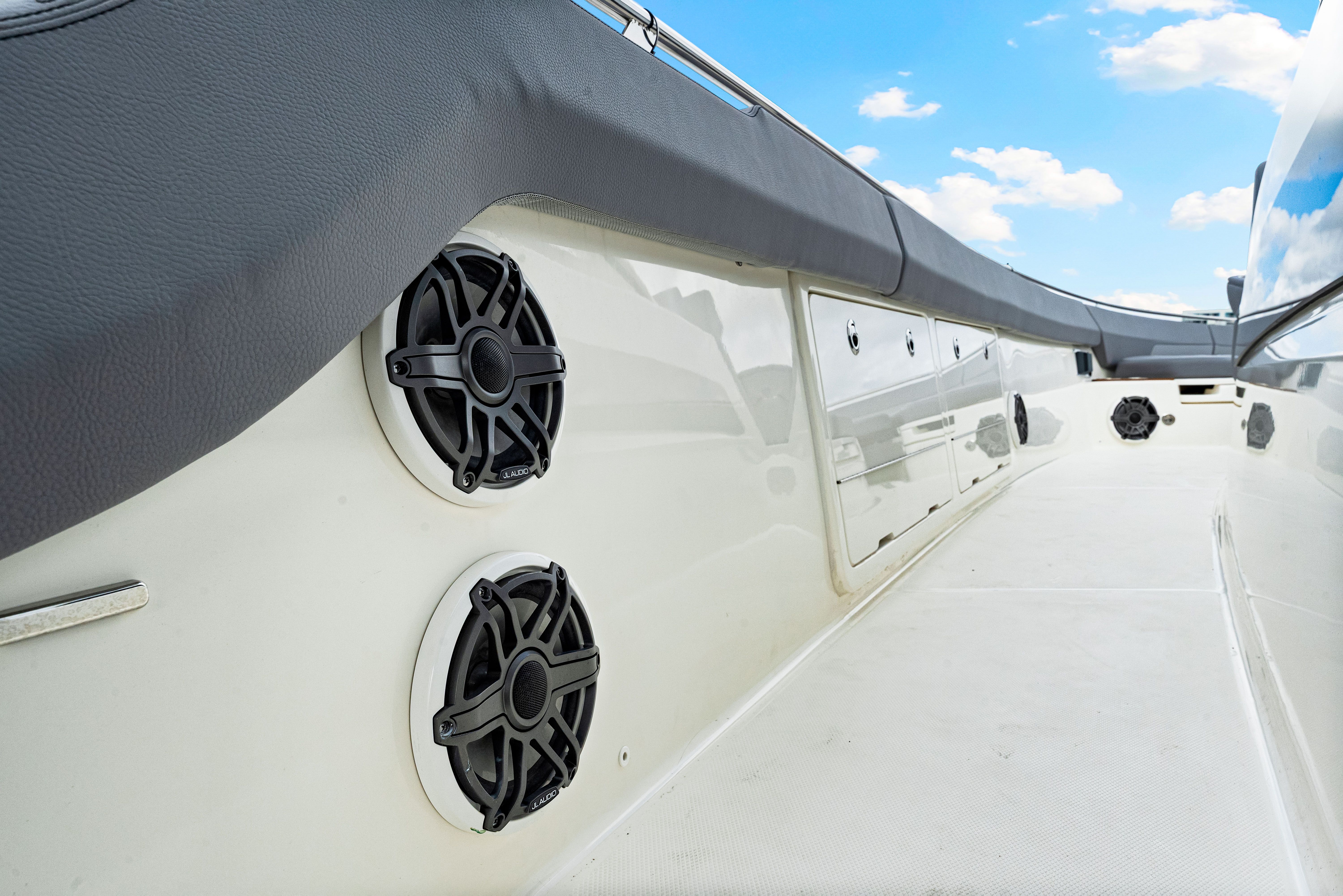 2025 Boston Whaler 420 Outrage Image Thumbnail #65