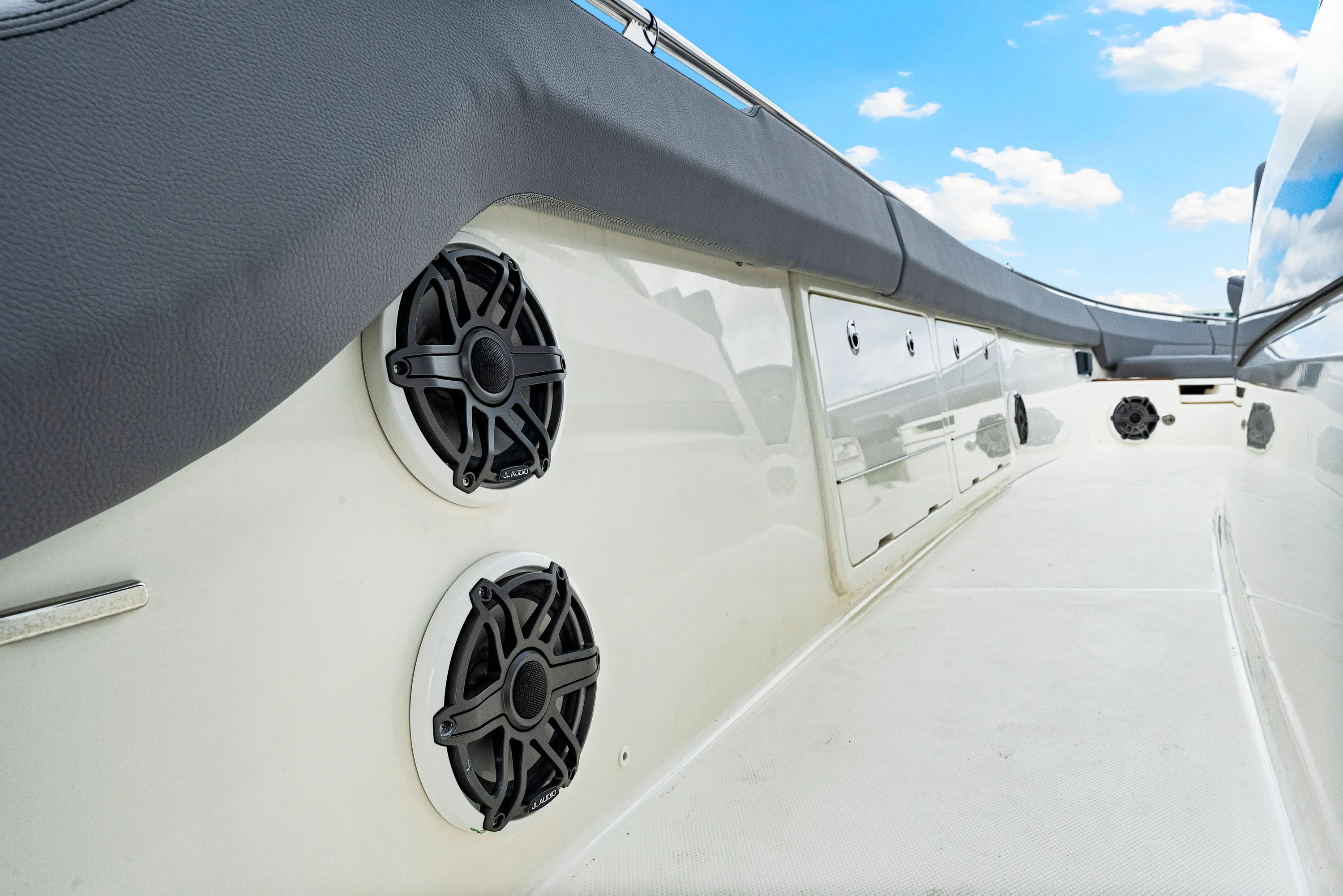 2025 Boston Whaler 420 Outrage Image Thumbnail #65