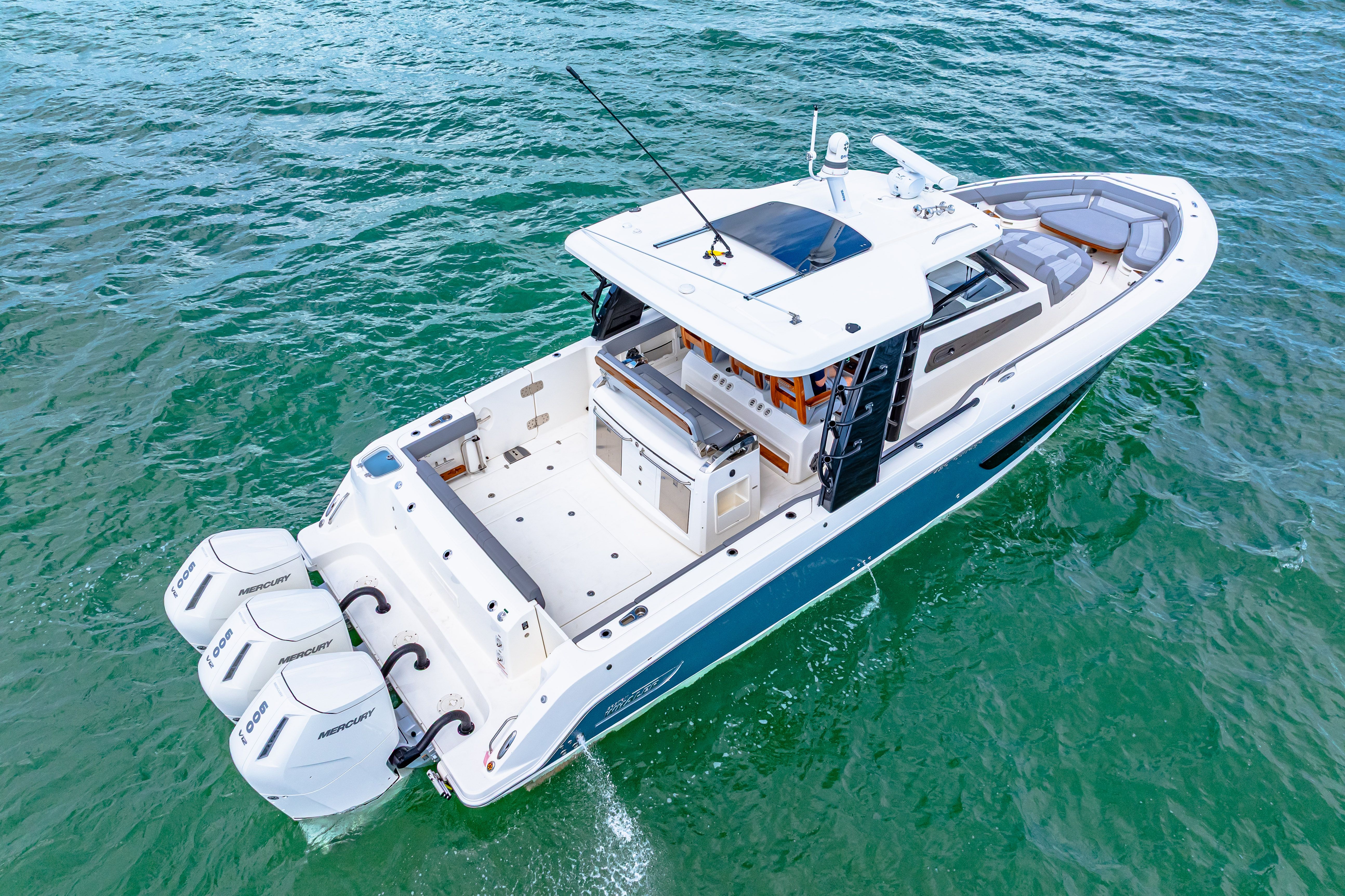 2025 Boston Whaler 420 Outrage Image Thumbnail #6