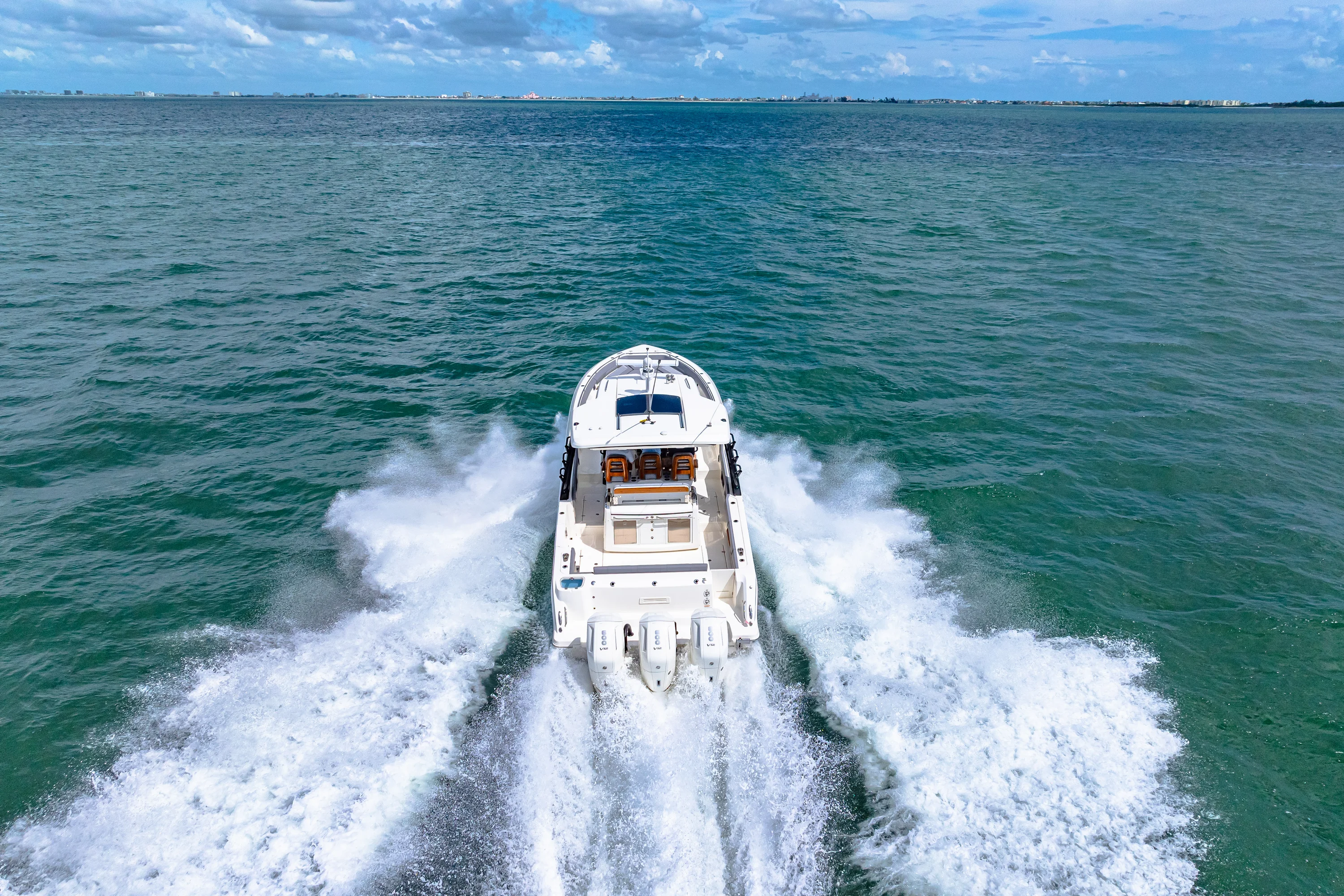 2025 Boston Whaler 420 Outrage Image Thumbnail #35