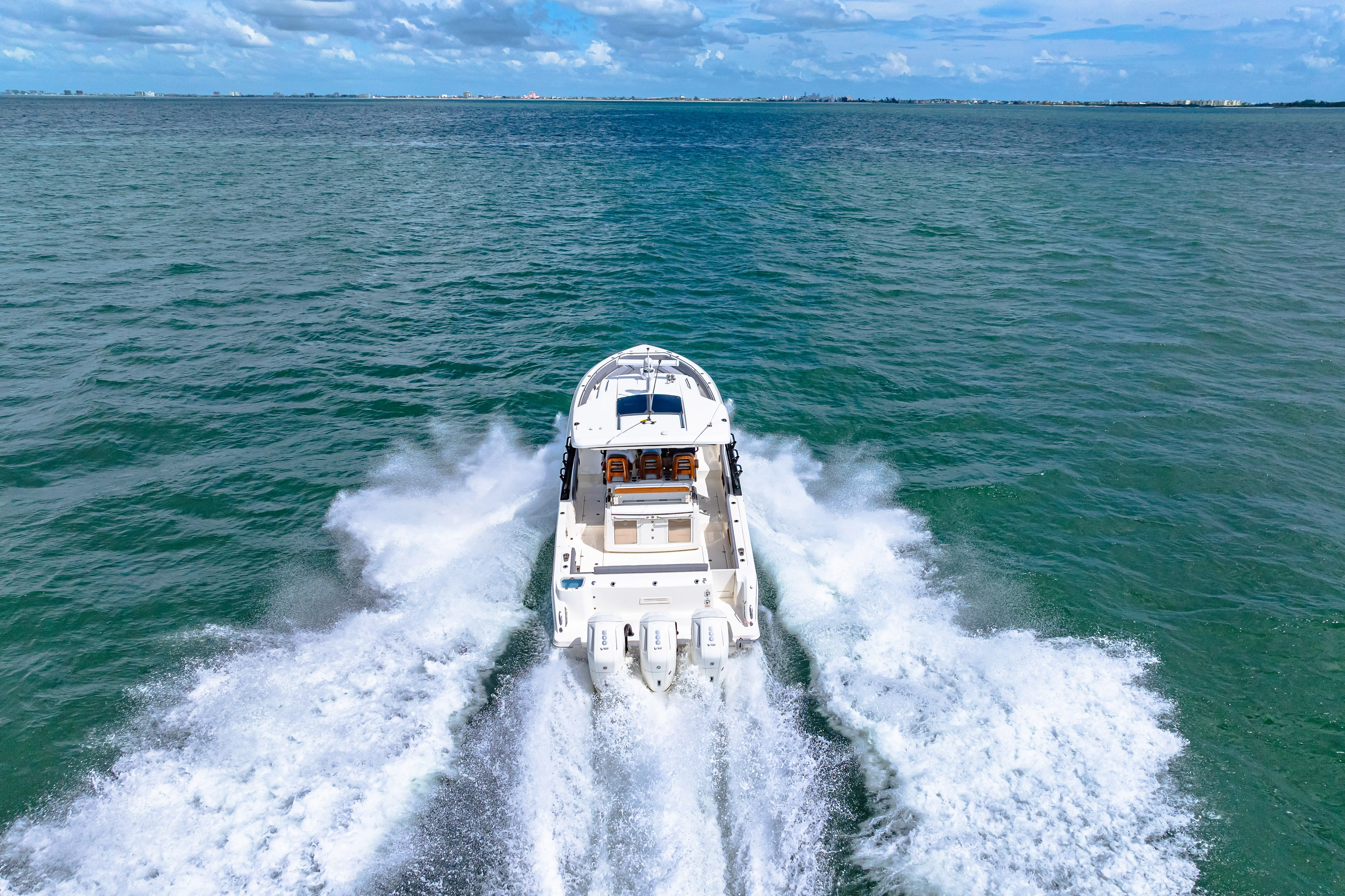 2025 Boston Whaler 420 Outrage Image Thumbnail #35