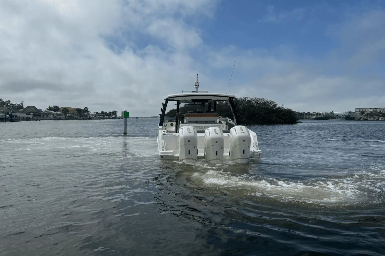 2025 Boston Whaler 420 Outrage Image Thumbnail #10