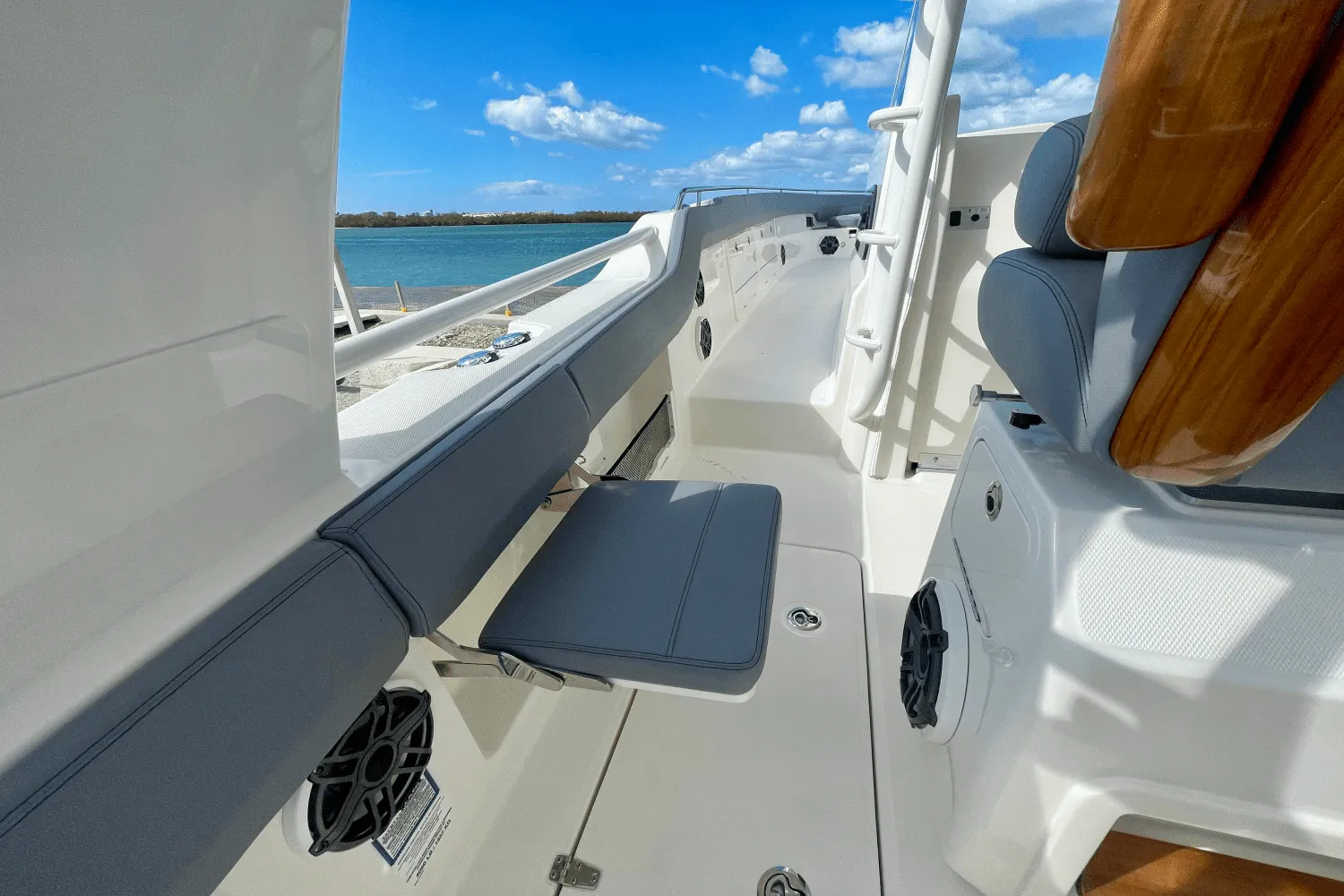 2025 Boston Whaler 420 Outrage Image Thumbnail #20