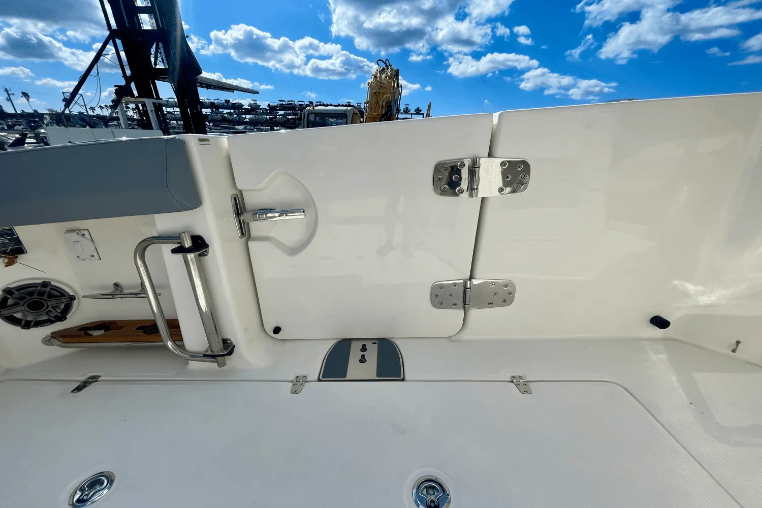 2025 Boston Whaler 420 Outrage Image Thumbnail #21
