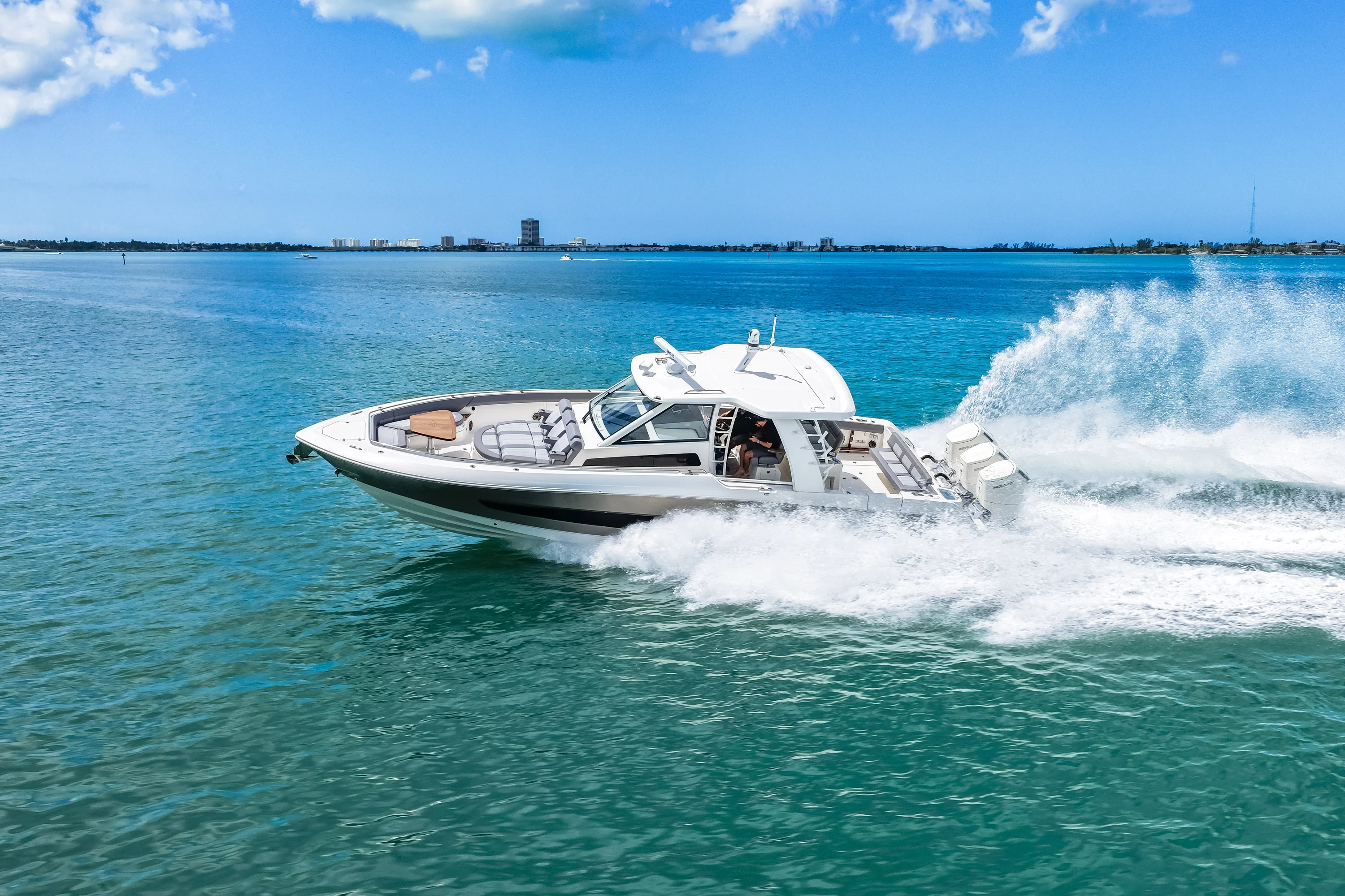 2025 Boston Whaler 420 Outrage Image Thumbnail #35