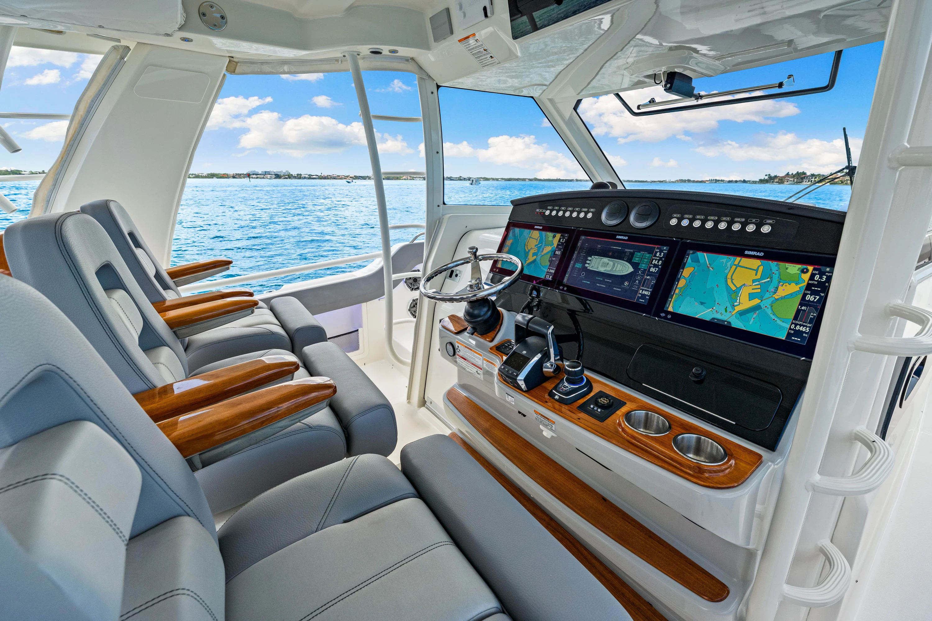 2025 Boston Whaler 420 Outrage Image Thumbnail #10