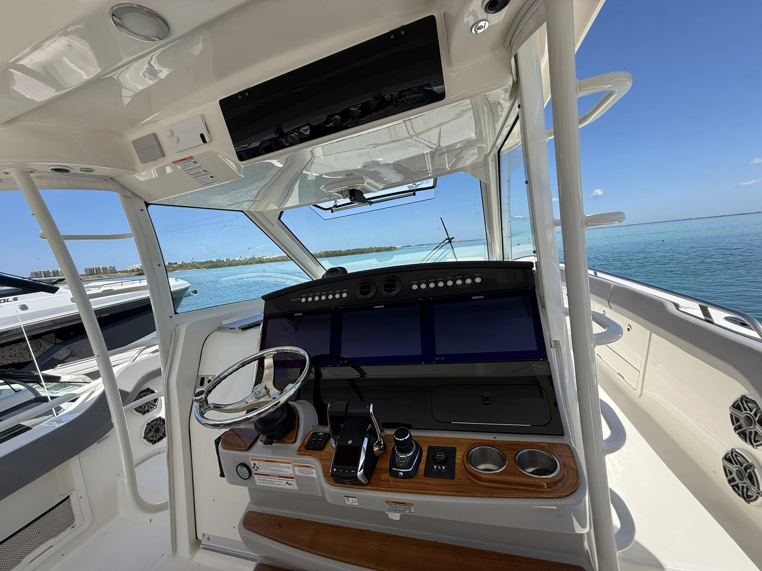 2025 Boston Whaler 420 Outrage Image Thumbnail #18