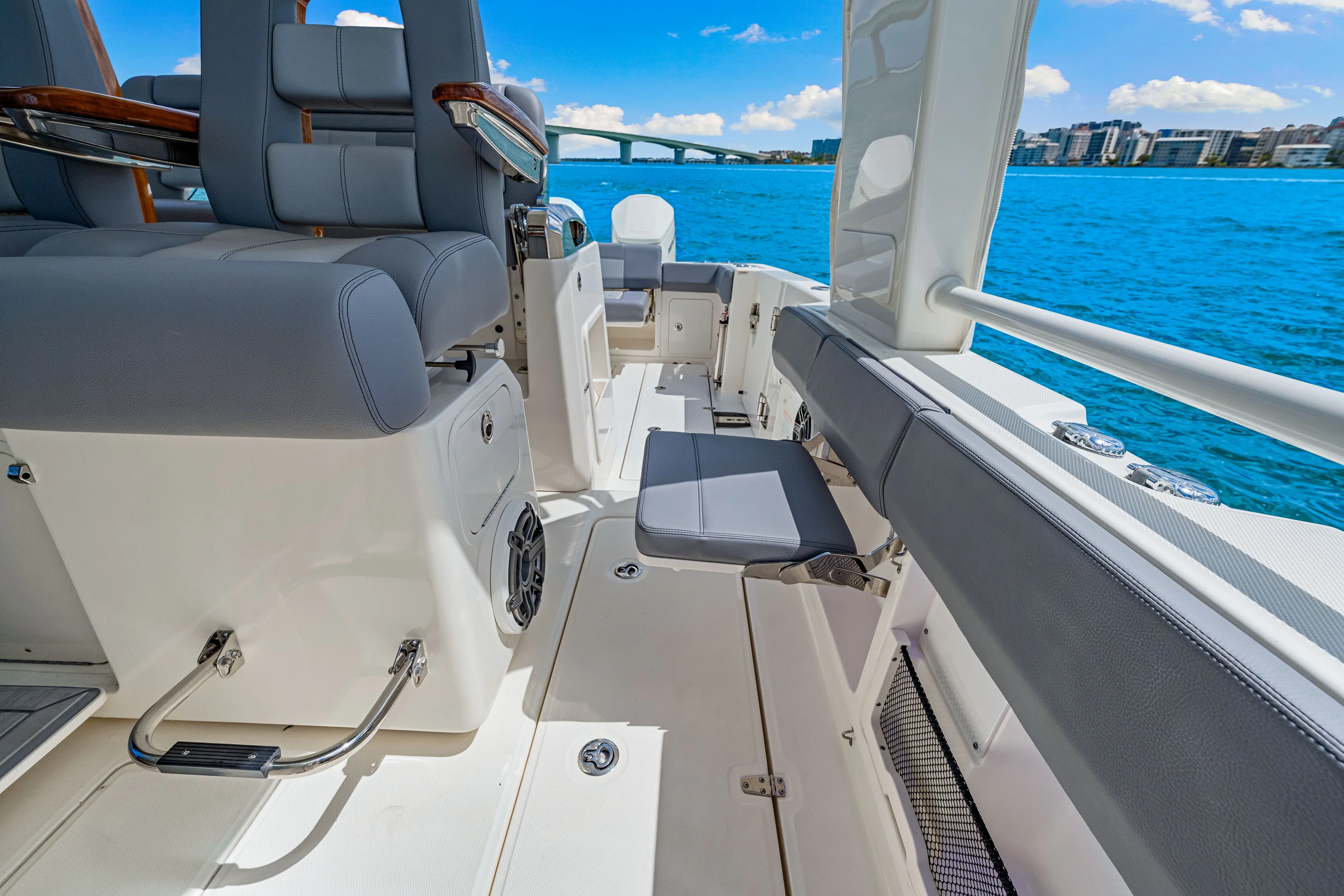2025 Boston Whaler 420 Outrage Image Thumbnail #17