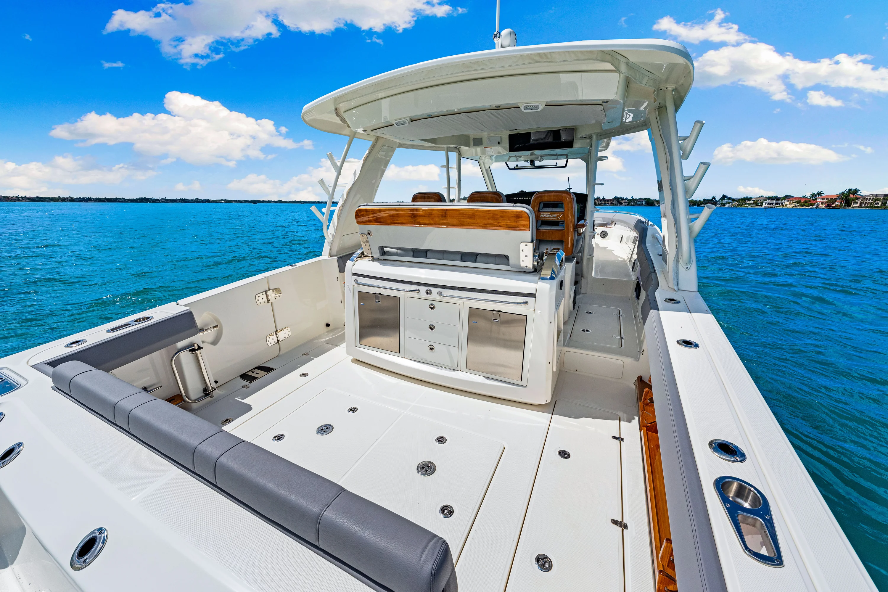 2025 Boston Whaler 420 Outrage Image Thumbnail #44