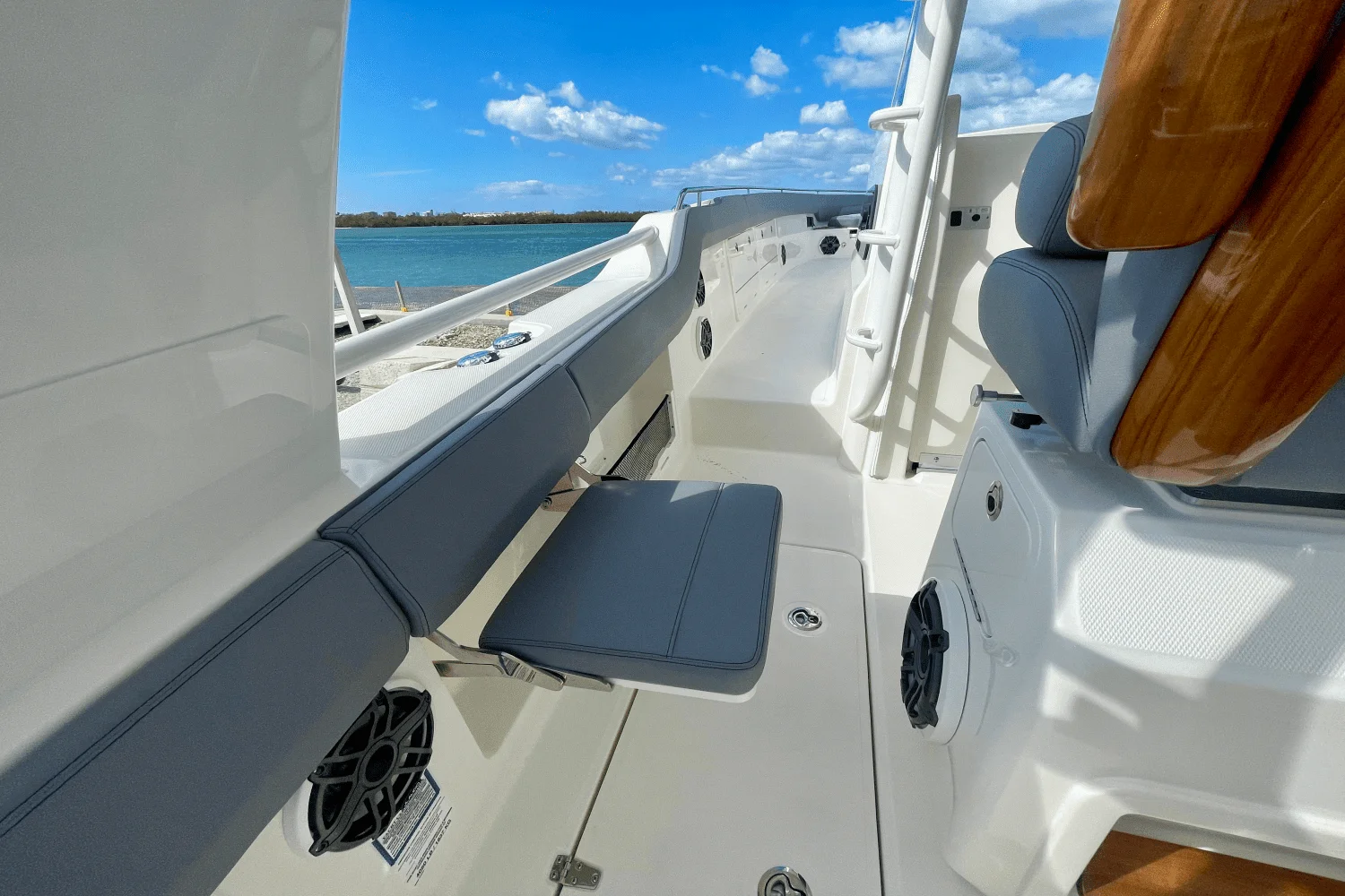 2025 Boston Whaler 420 Outrage Image Thumbnail #20